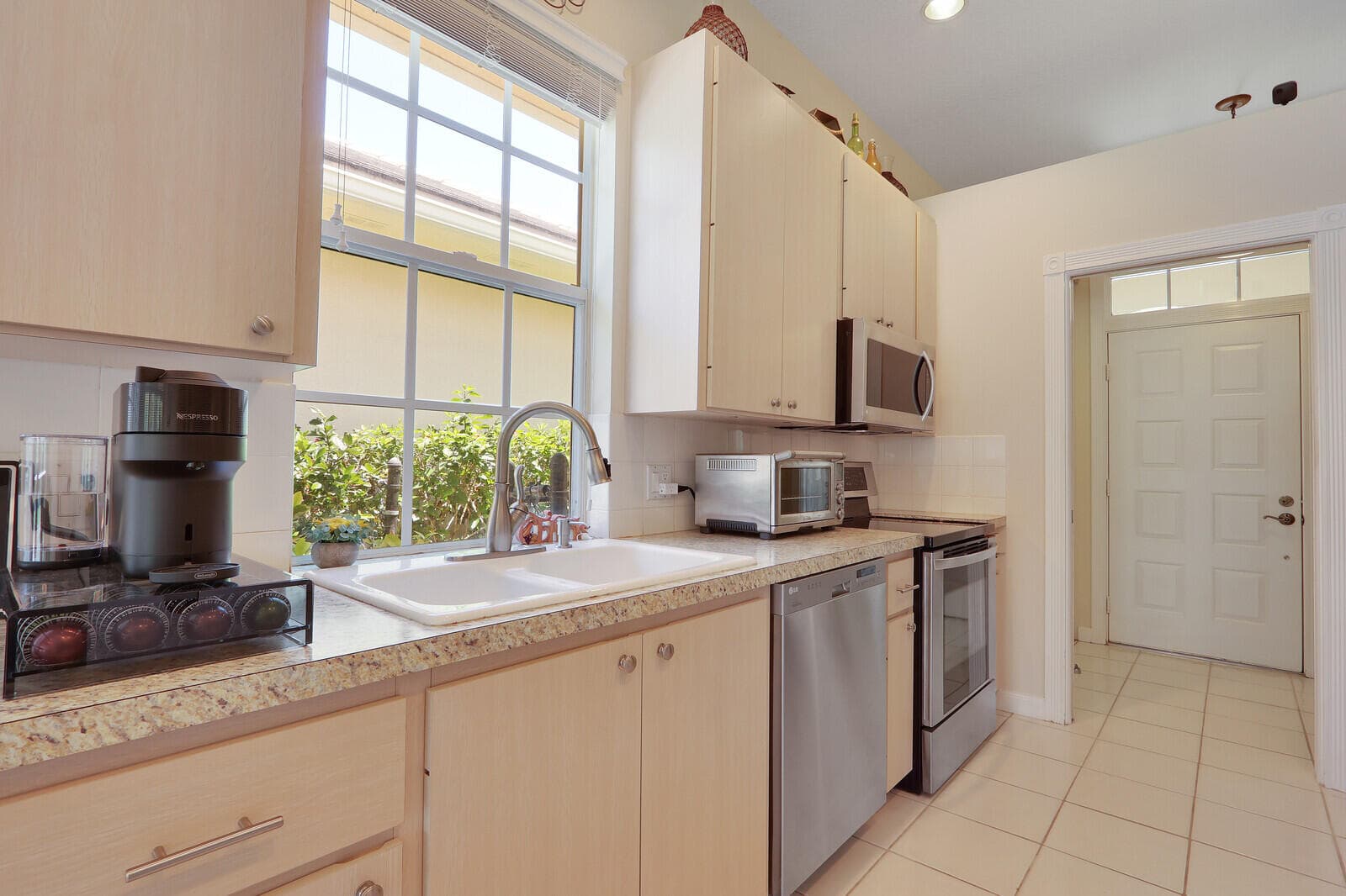 1071 Bedford Avenue, Palm Beach Gardens, FL 33403 — photo 18 of 39