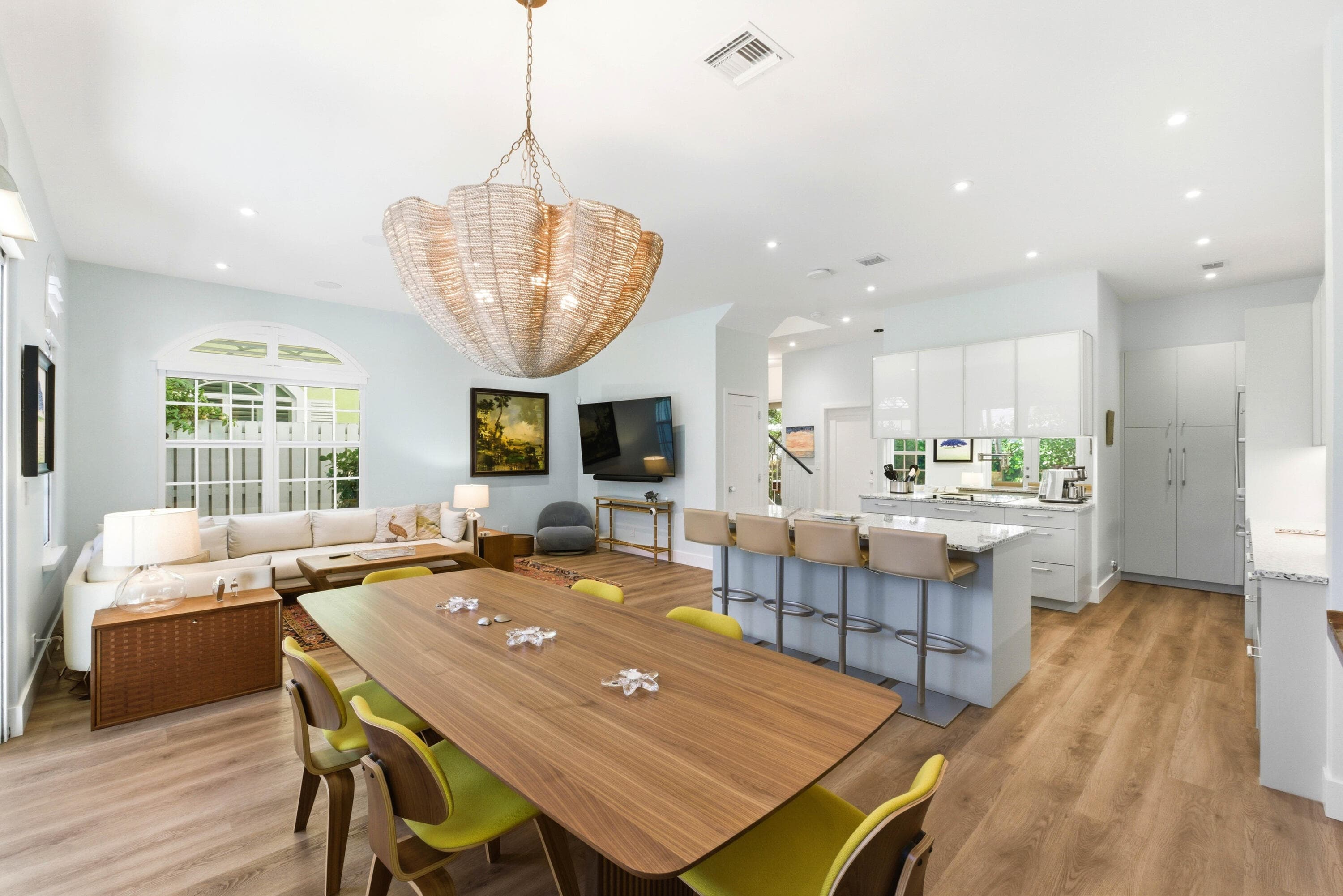 2628 NE 9th Avenue 2, Wilton Manors, FL 33334 — photo 4 of 47