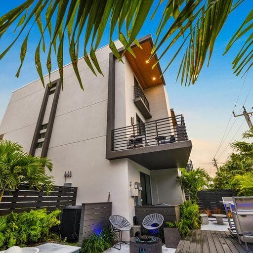 1058 N Victoria Park Road N, Fort Lauderdale, FL 33304 — photo 10 of 28