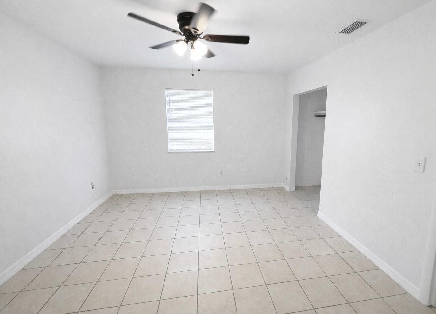 5010 Killarney Avenue B, Fort Pierce, FL 34951 — photo 5 of 8