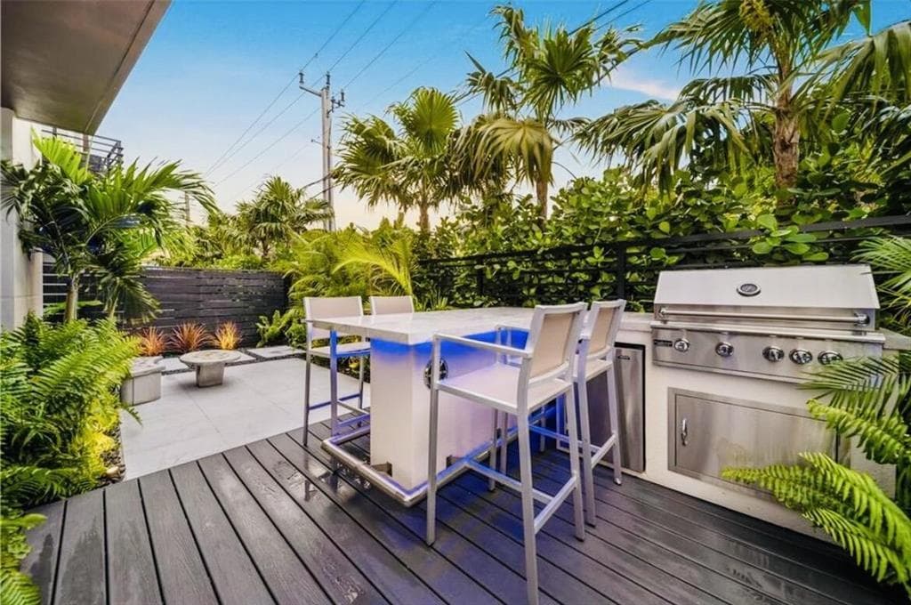1058 N Victoria Park Road N, Fort Lauderdale, FL 33304 — photo 22 of 28