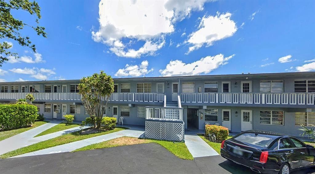 751 Pine Drive 101, Pompano Beach, FL 33060 — photo 2 of 40
