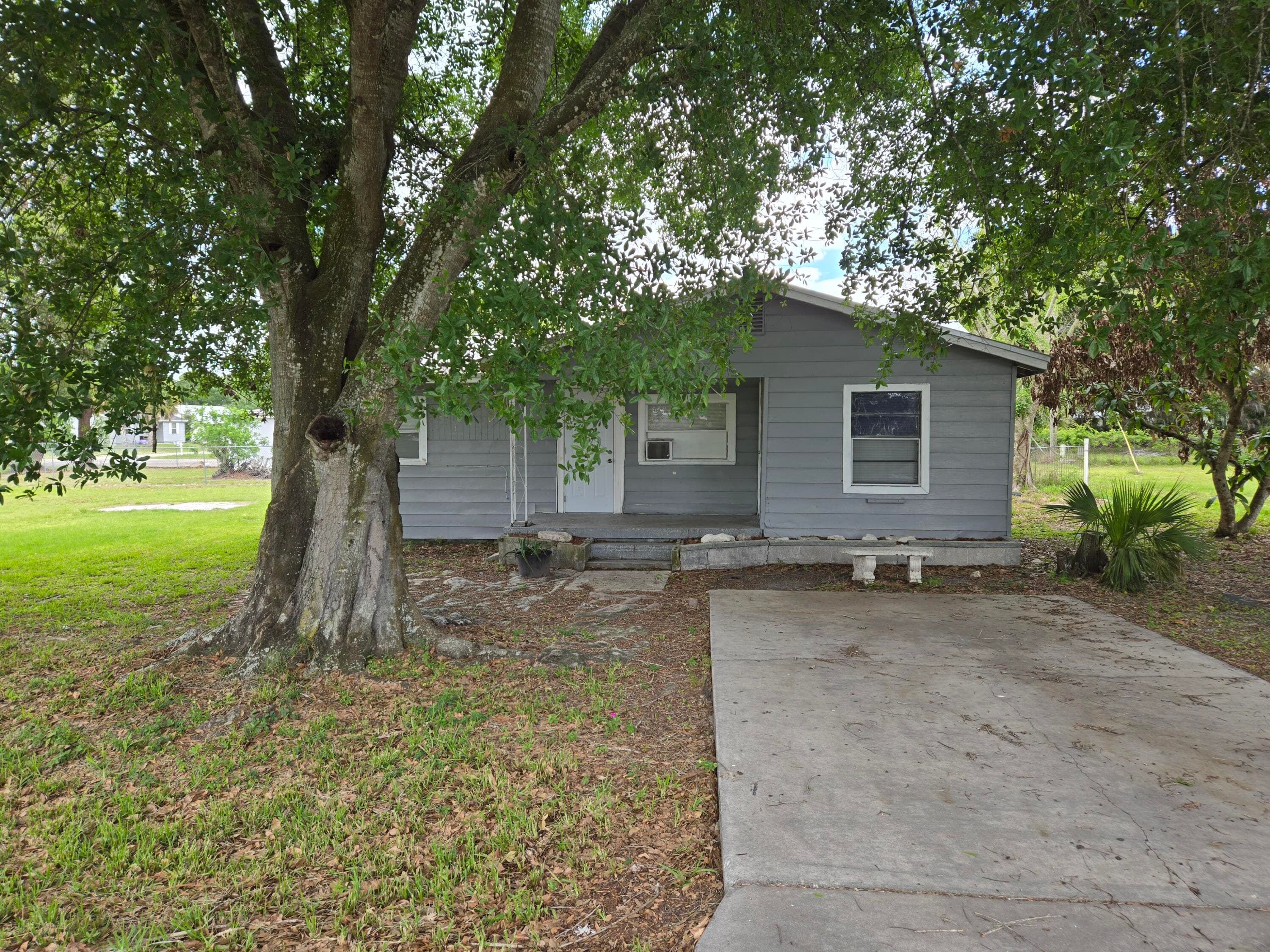 408 NW 10th Avenue, Okeechobee, FL 34974 — photo 2 of 29