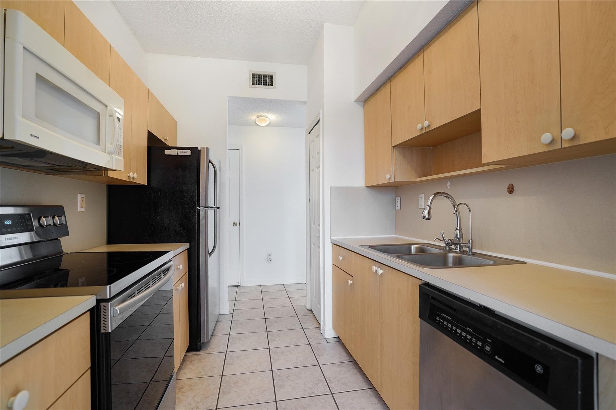 7085 Nova Drive 319, Davie, FL 33317 — photo 3 of 44