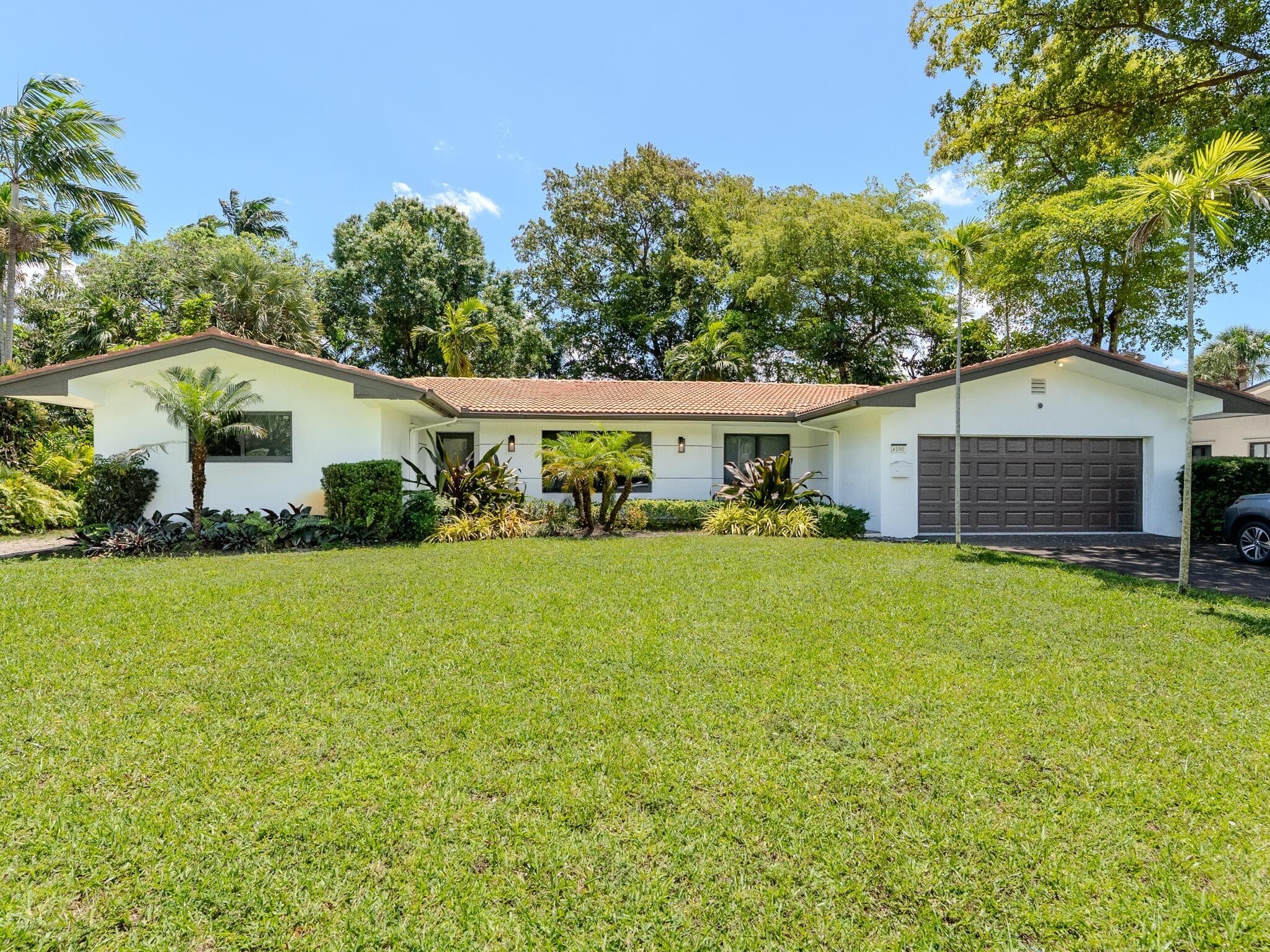 4190 SW 4th Street, Plantation, FL 33317 — photo 1 of 33