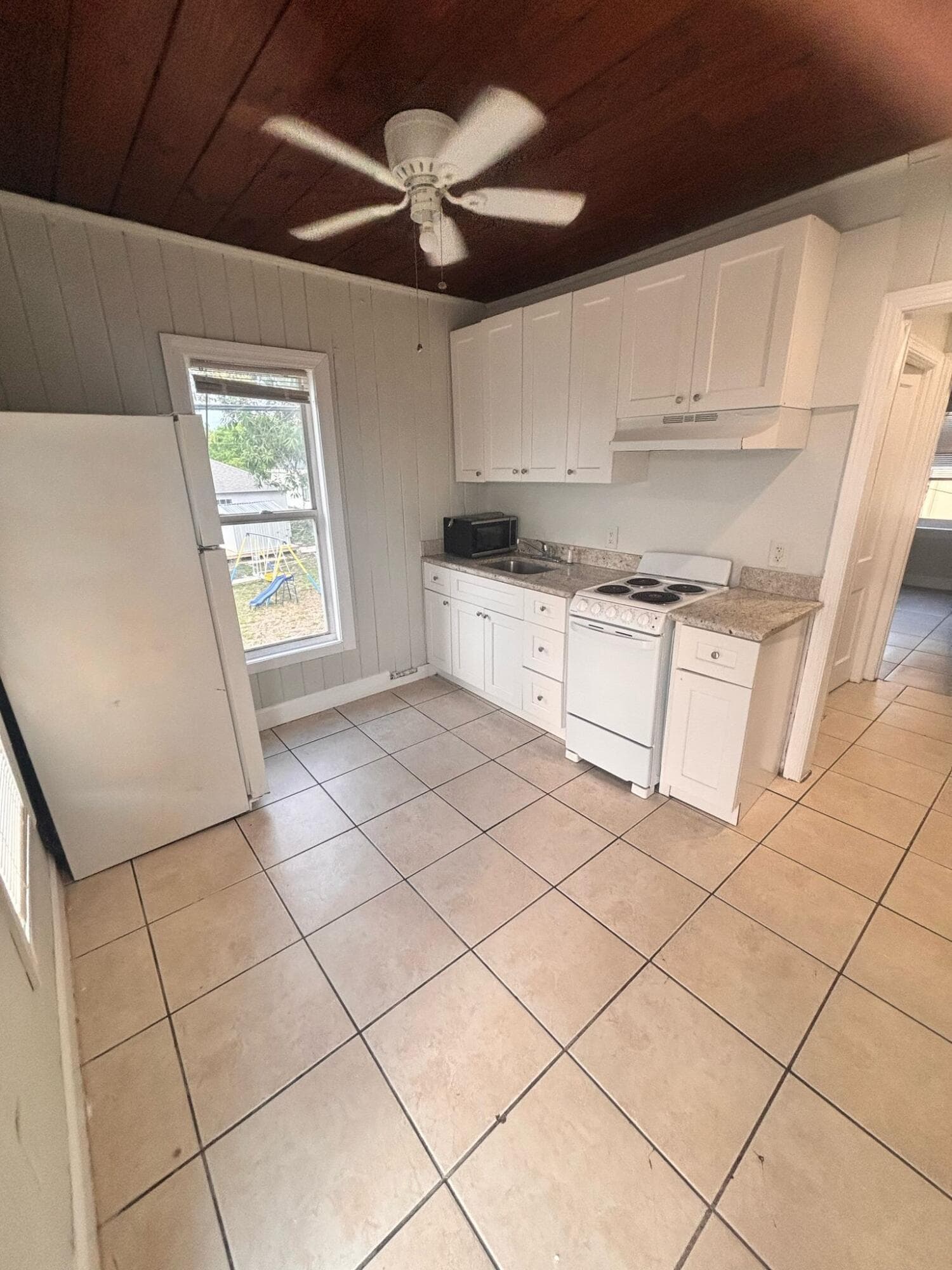 817 NW 7th Street, West Palm Beach, FL 33401 — photo 3 of 25