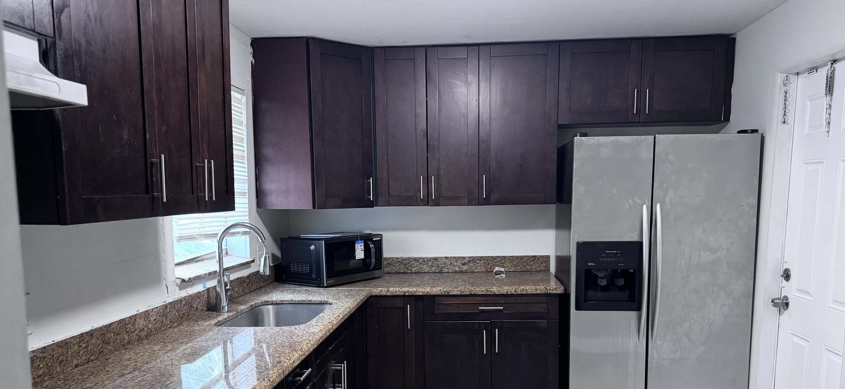817 NW 7th Street, West Palm Beach, FL 33401 — photo 8 of 25