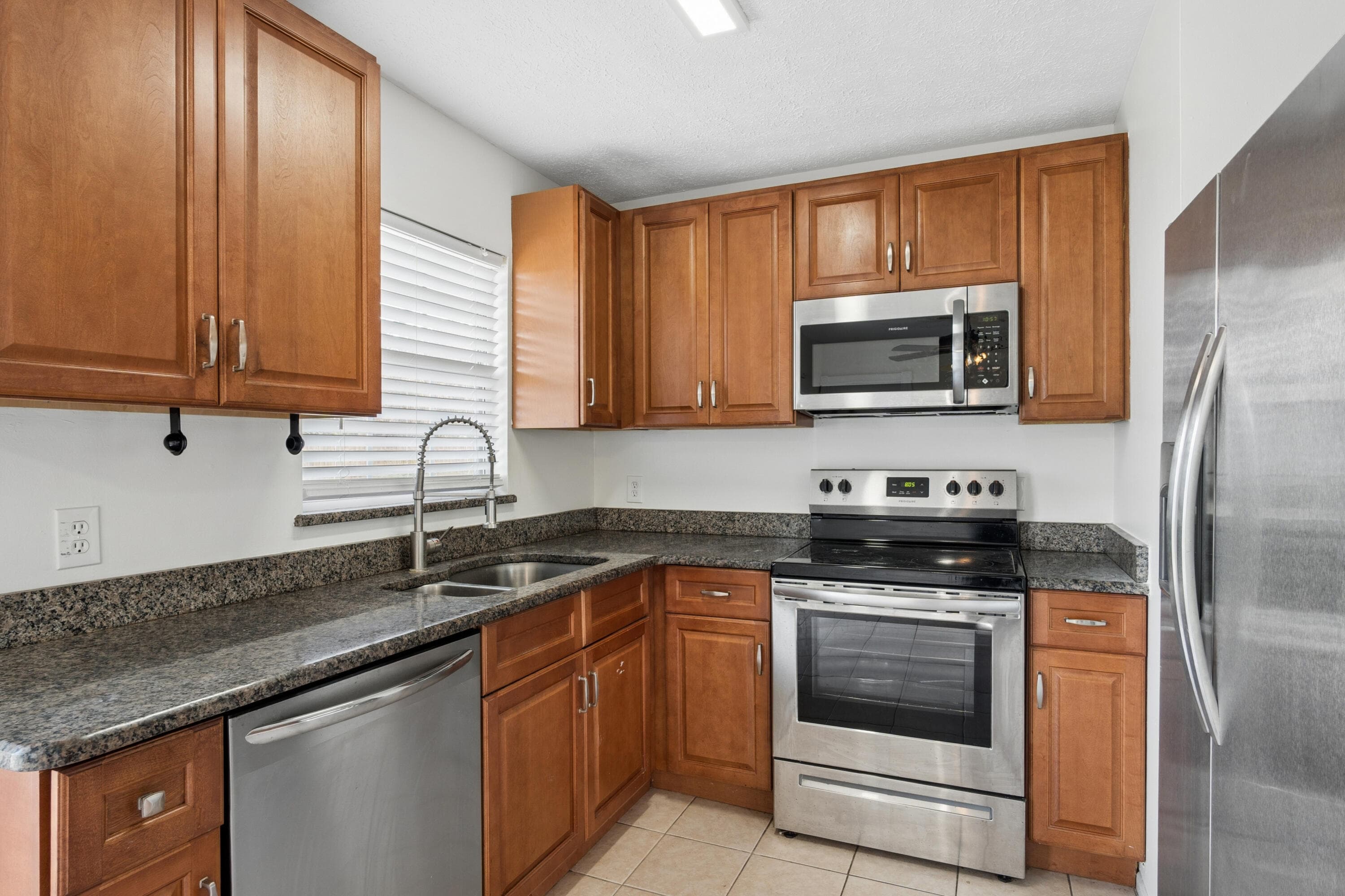 825 SW Canary Terrace, Port St. Lucie, FL 34953 — photo 6 of 33