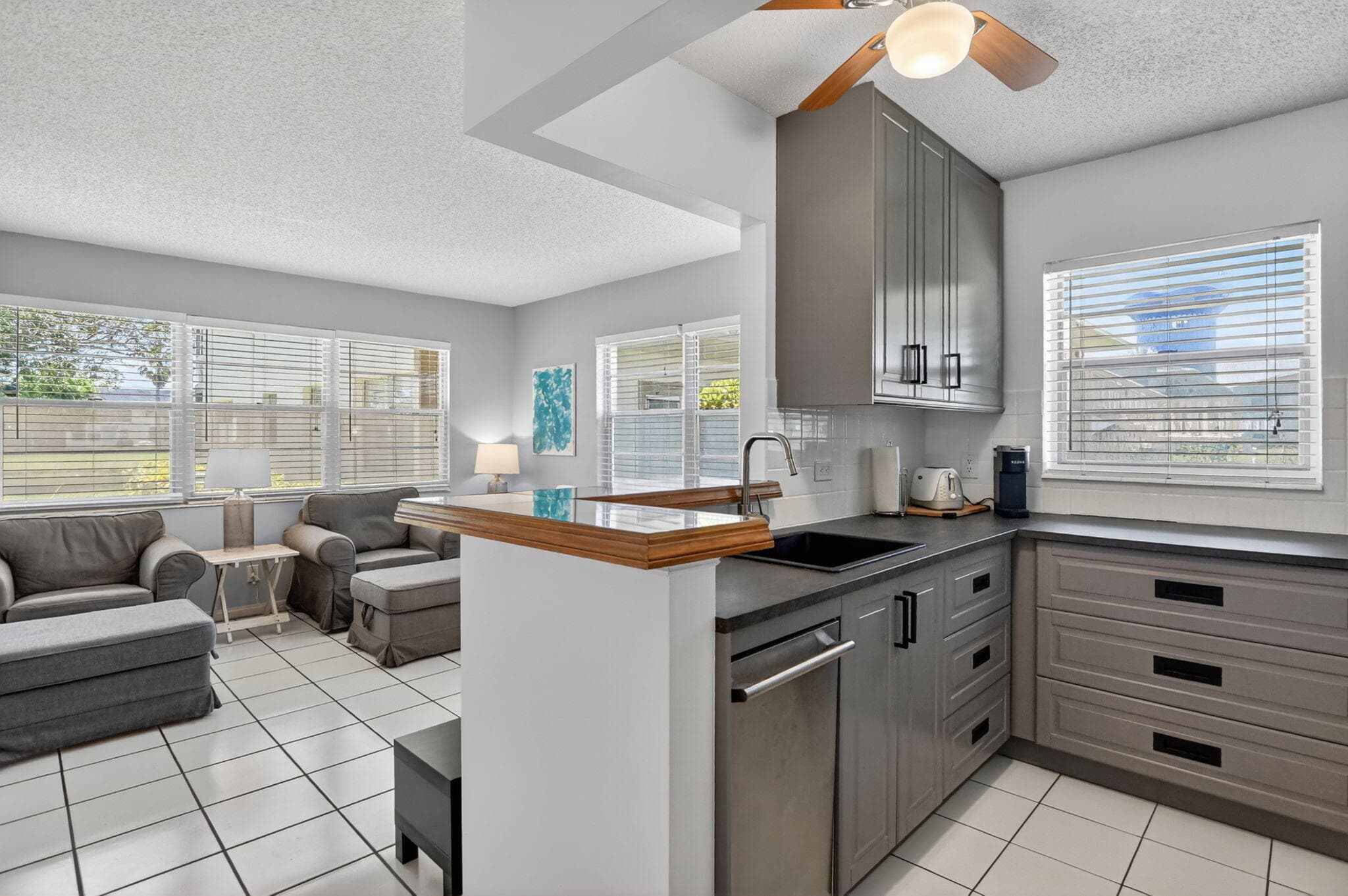 492 W Tilford W, Deerfield Beach, FL 33442 — photo 1 of 97