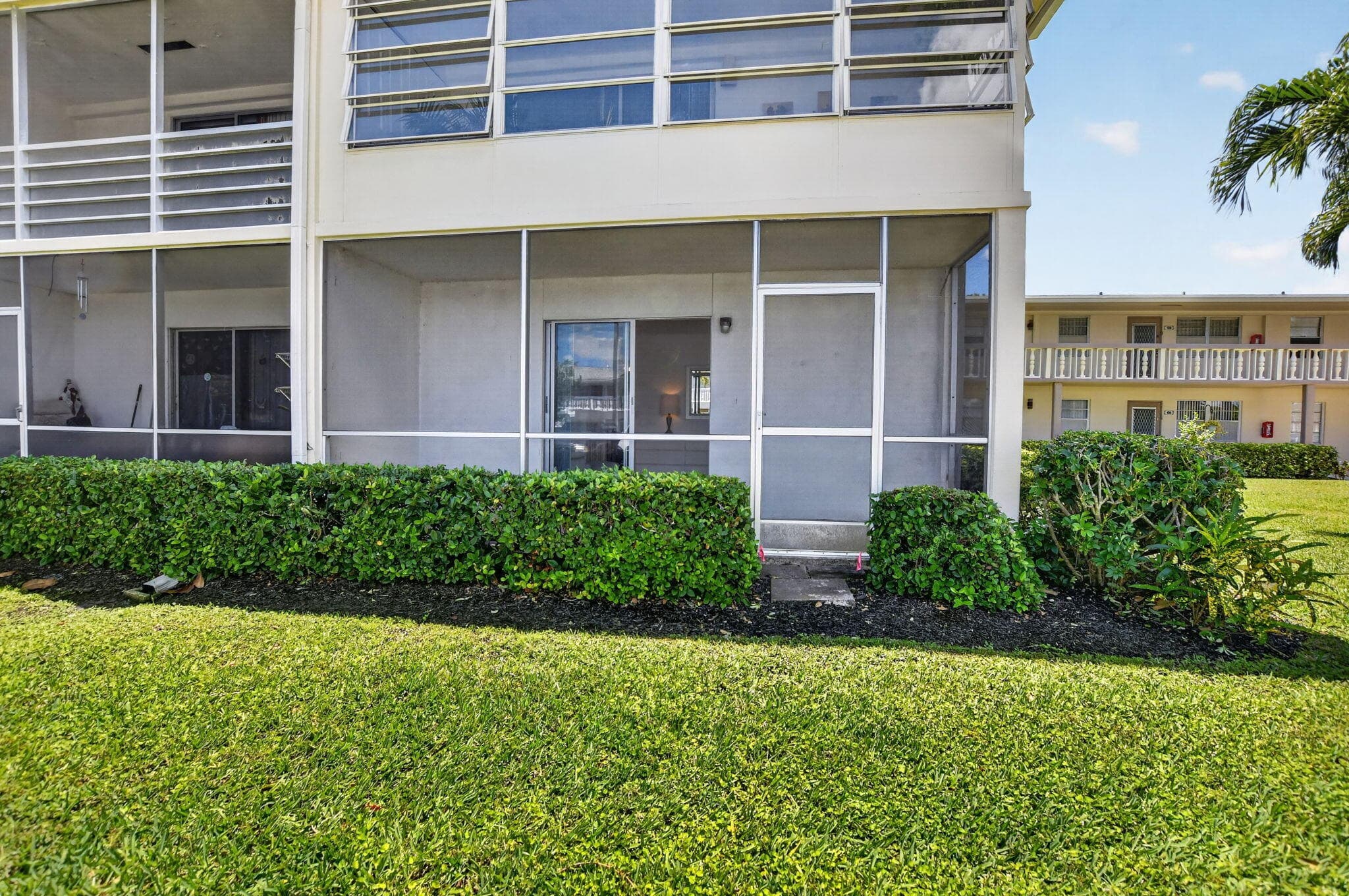 492 W Tilford W, Deerfield Beach, FL 33442 — photo 23 of 97