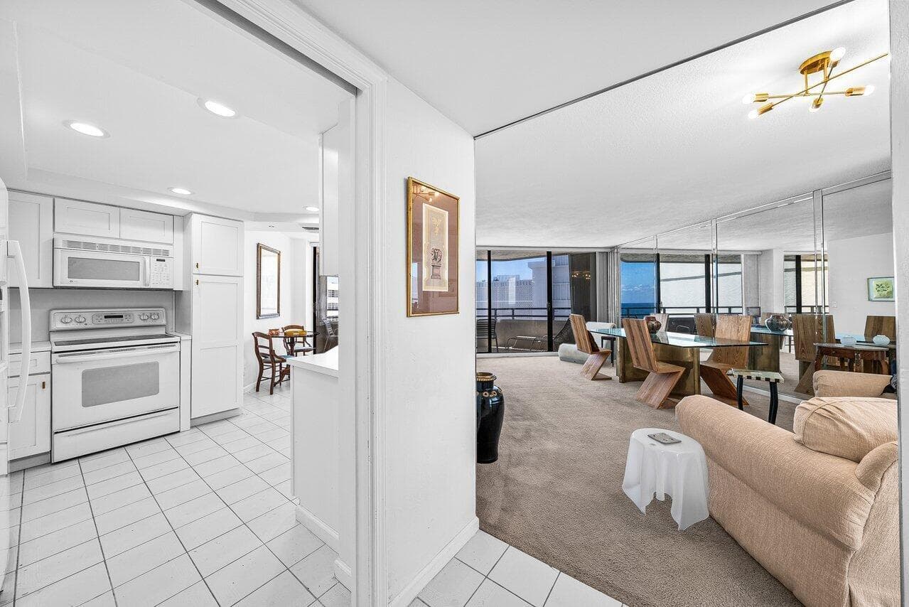 3560 S Ocean Boulevard 809, South Palm Beach, FL 33480 — photo 4 of 39