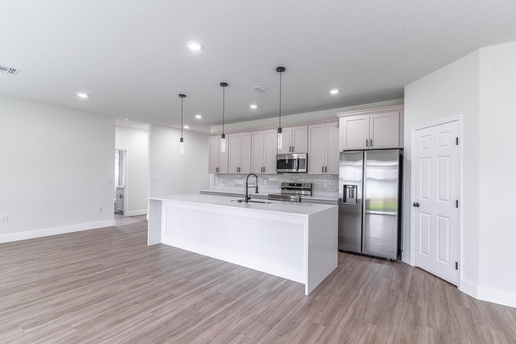 983 NW Pace Dr Drive NW, Palm Bay, FL 32907 — photo 11 of 44