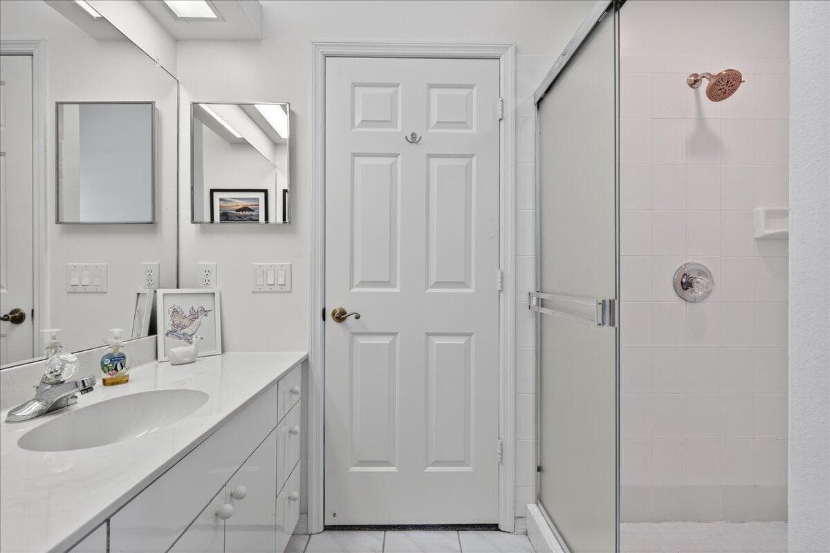 1827 Aynsley Way 4, Vero Beach, FL 32966 — photo 18 of 41