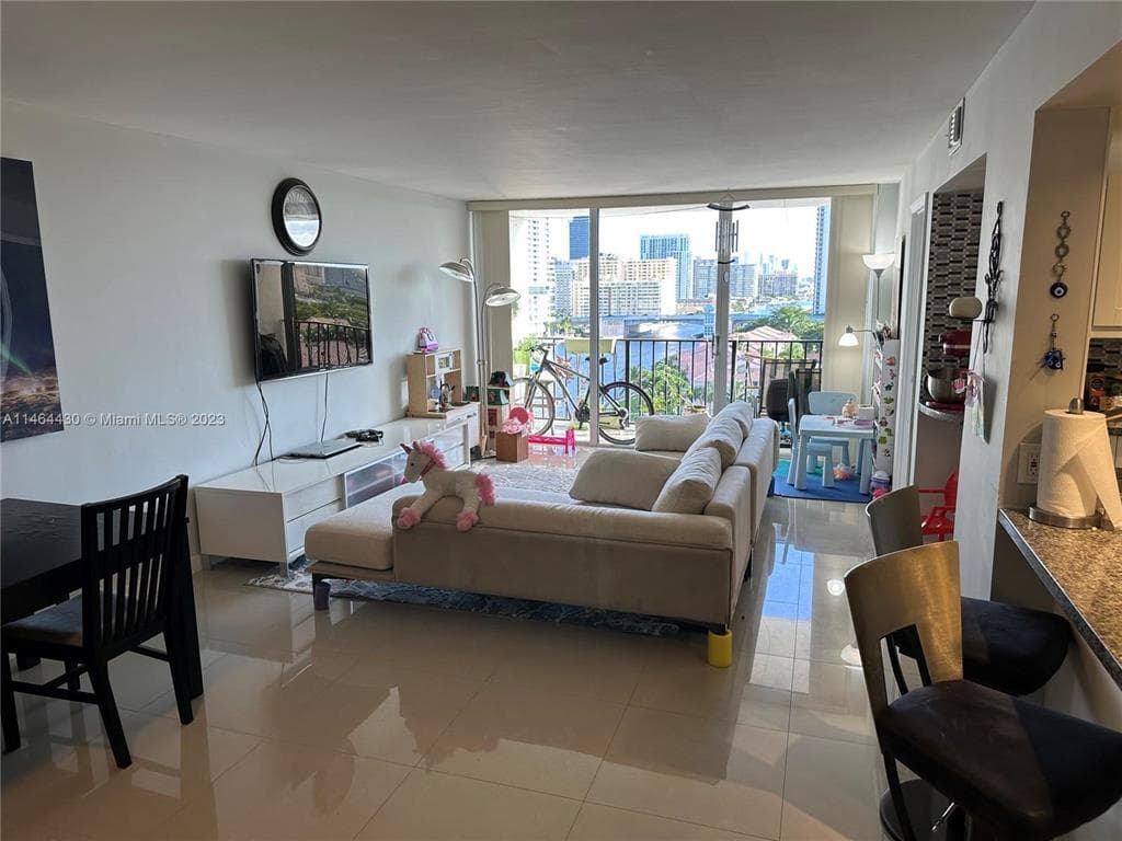 200 Leslie Drive 1128, Hallandale Beach, FL 33009 — photo 10 of 15