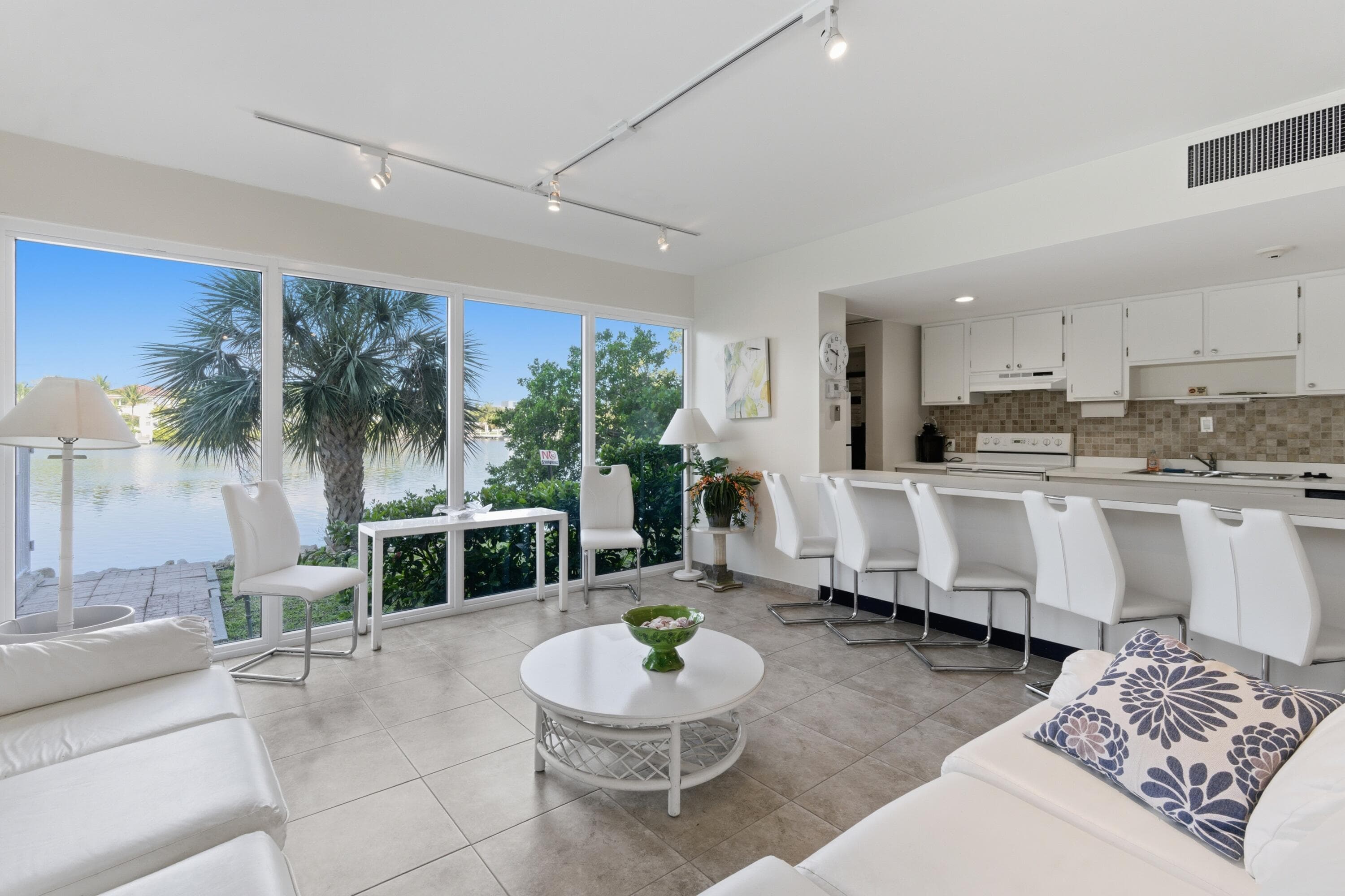 3581 S Ocean Boulevard Apt 4e, South Palm Beach, FL 33480 — photo 4 of 62