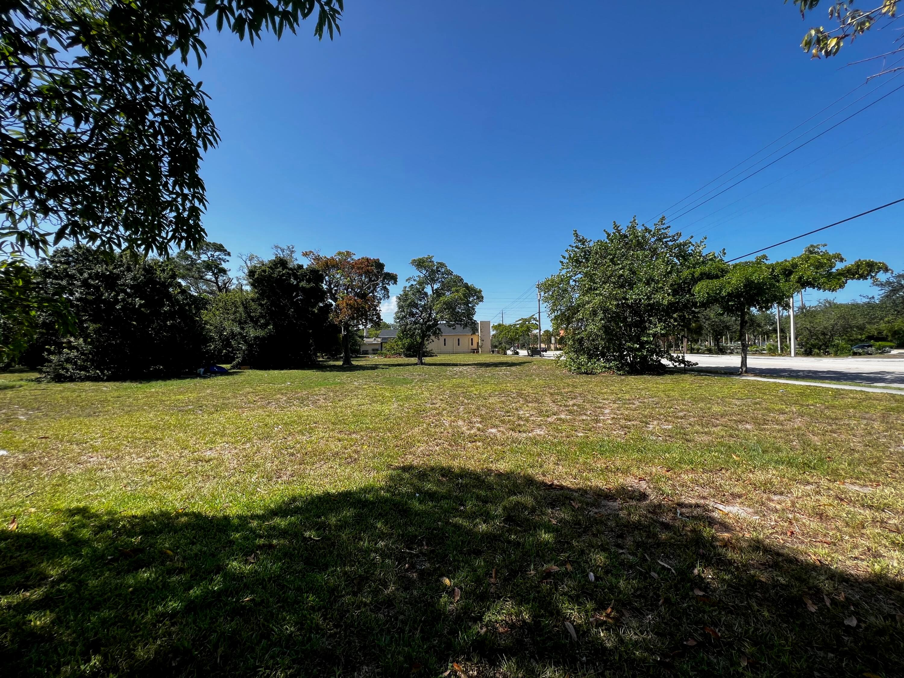 435 NW 7th Avenue, Fort Lauderdale, FL — photo 5 of 12