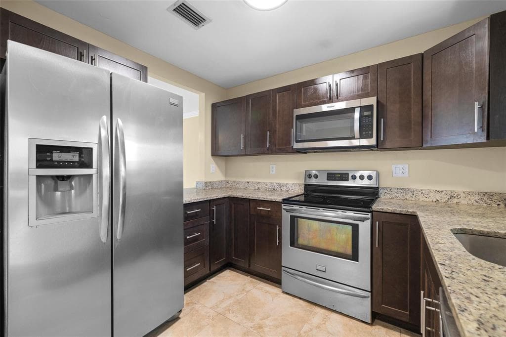 1712 NE 25th Street, Wilton Manors, FL 33305 — photo 9 of 19