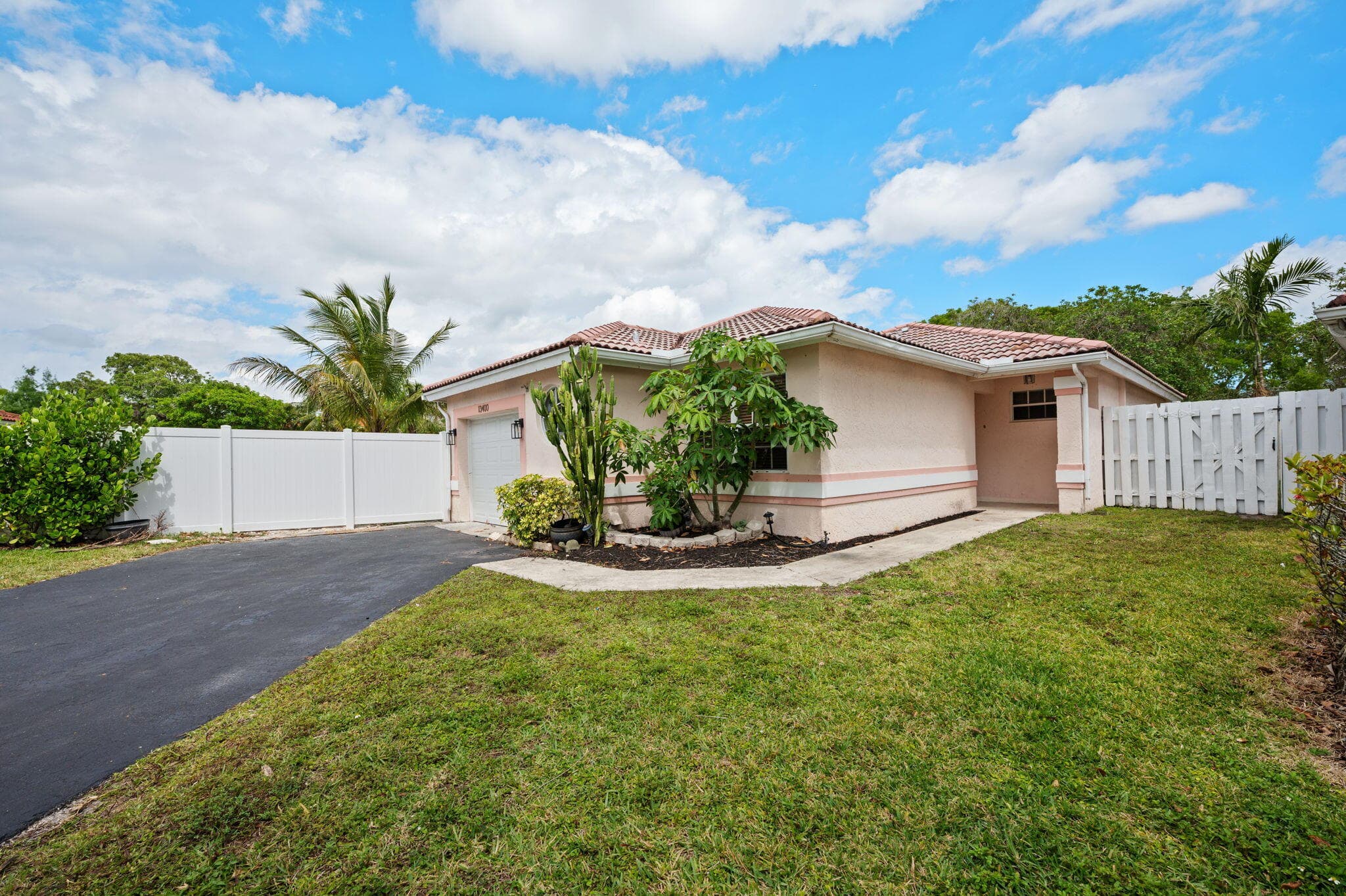 13400 NW 5th Court, Plantation, FL 33325 — photo 4 of 37