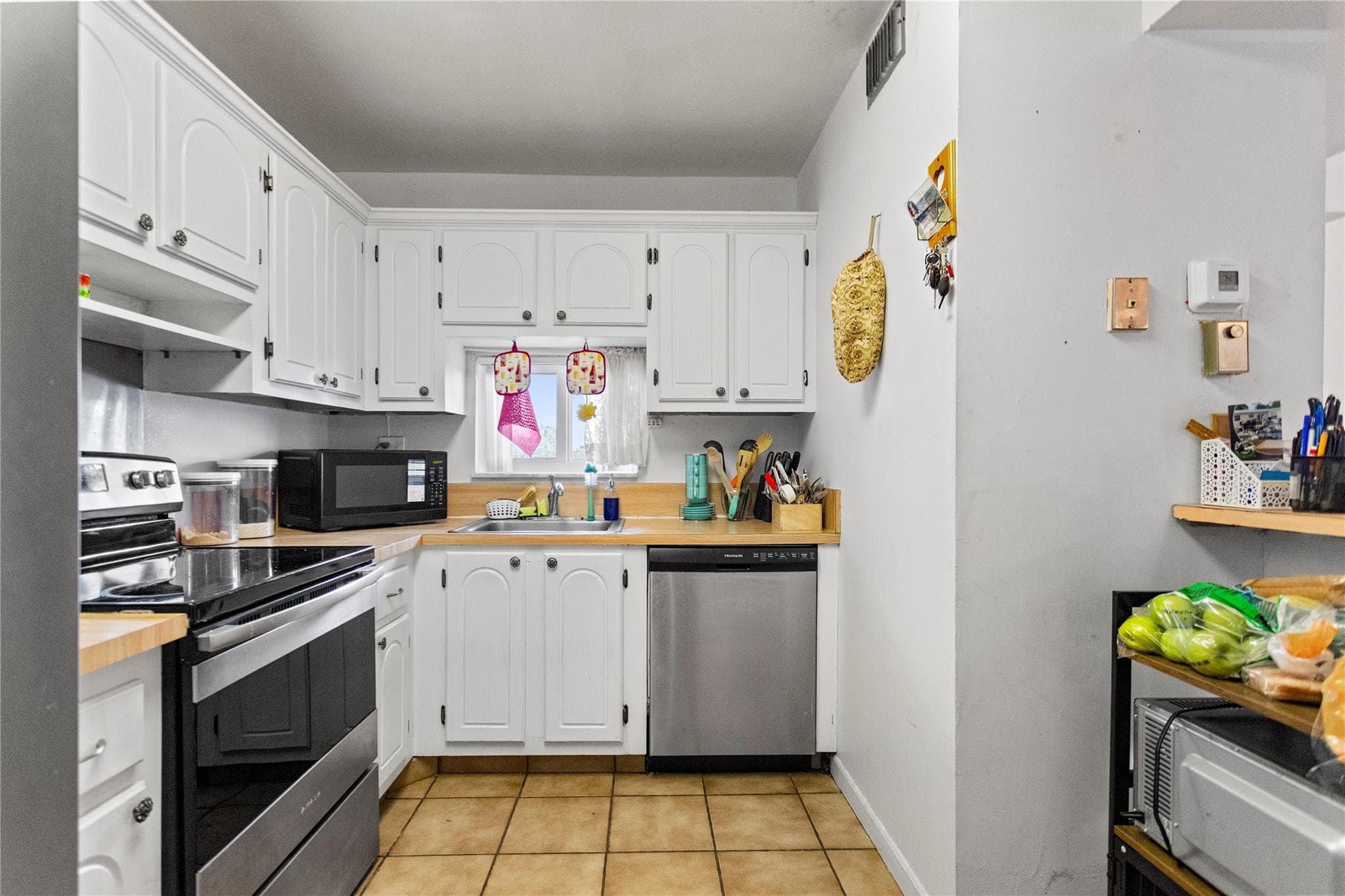 8990 S Hollybrook Boulevard Unit 305, Pembroke Pines, FL 33025 — photo 14 of 44