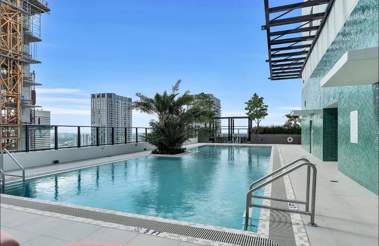 11 NE 6th Street 2507, Miami, FL 33132 — photo 1 of 38
