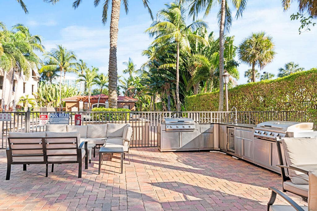616 Clearwater Park Road 1110, West Palm Beach, FL 33401 — photo 24 of 30
