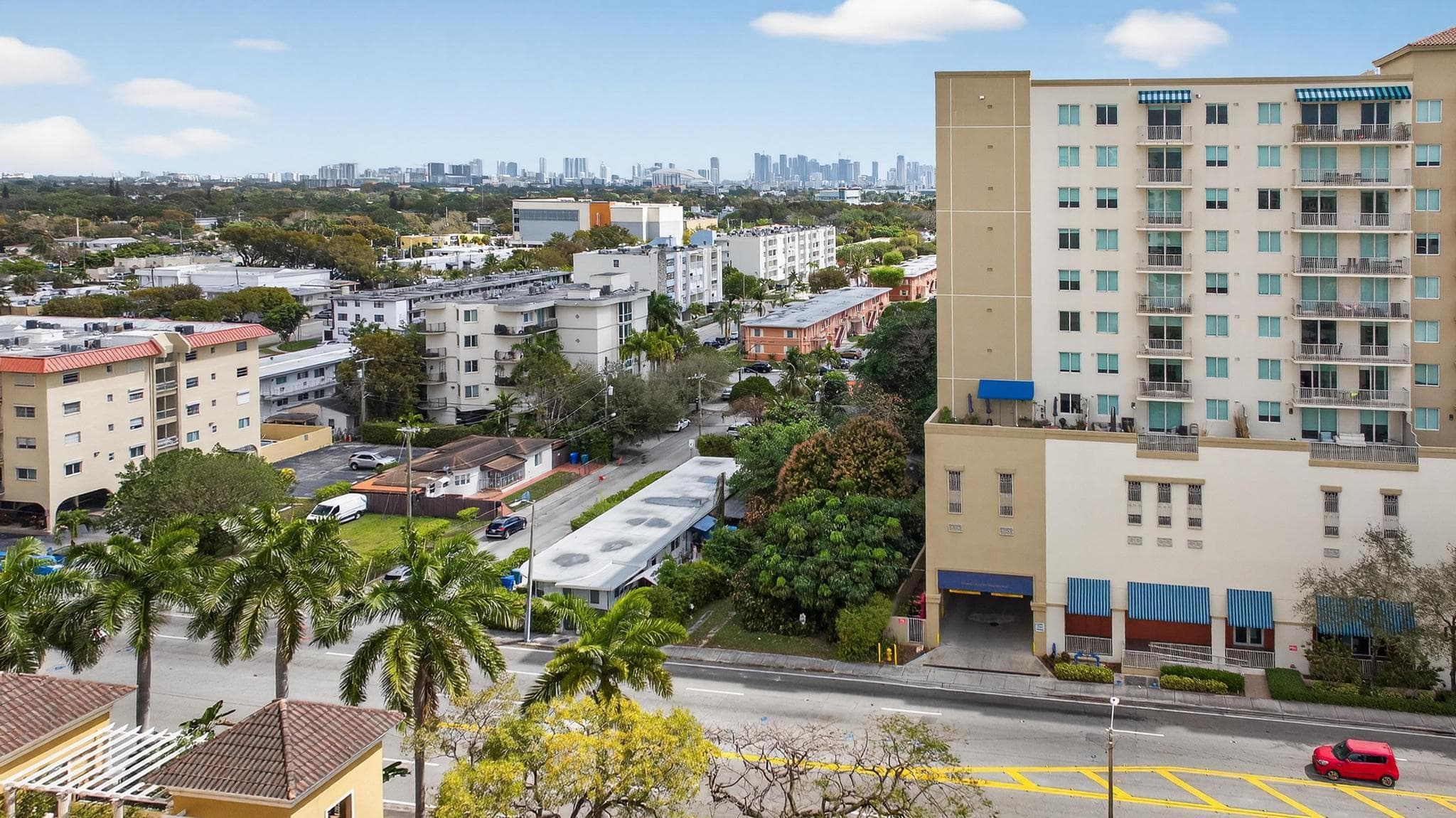 975 SW 37th Avenue, Miami, FL 33135 — photo 12 of 18