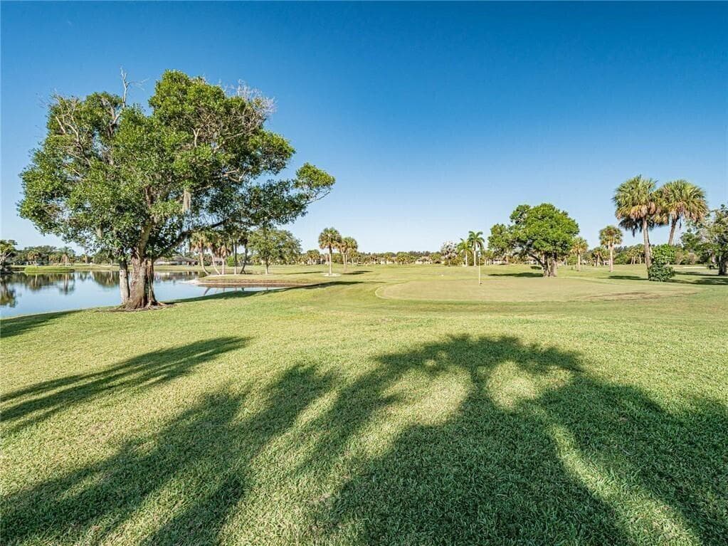 32 Plantation Drive 103, Vero Beach, FL 32966 — photo 5 of 30