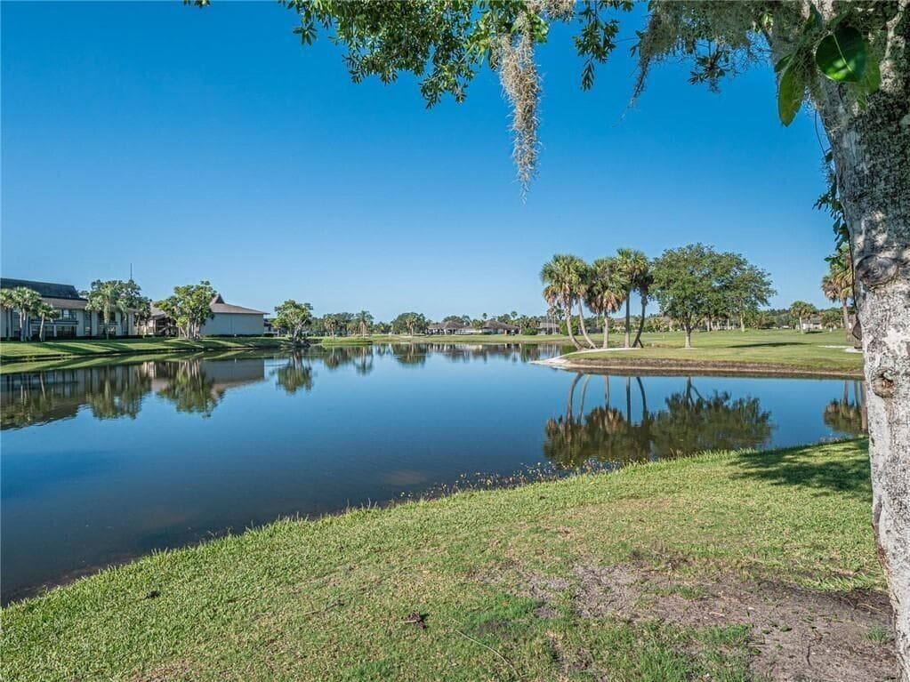 32 Plantation Drive 103, Vero Beach, FL 32966 — photo 10 of 30