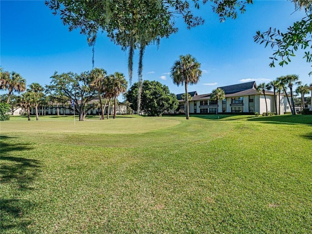 32 Plantation Drive 103, Vero Beach, FL 32966 — photo 20 of 30