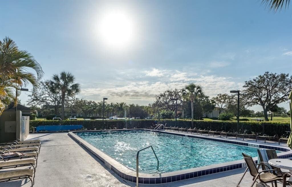 32 Plantation Drive 103, Vero Beach, FL 32966 — photo 24 of 30