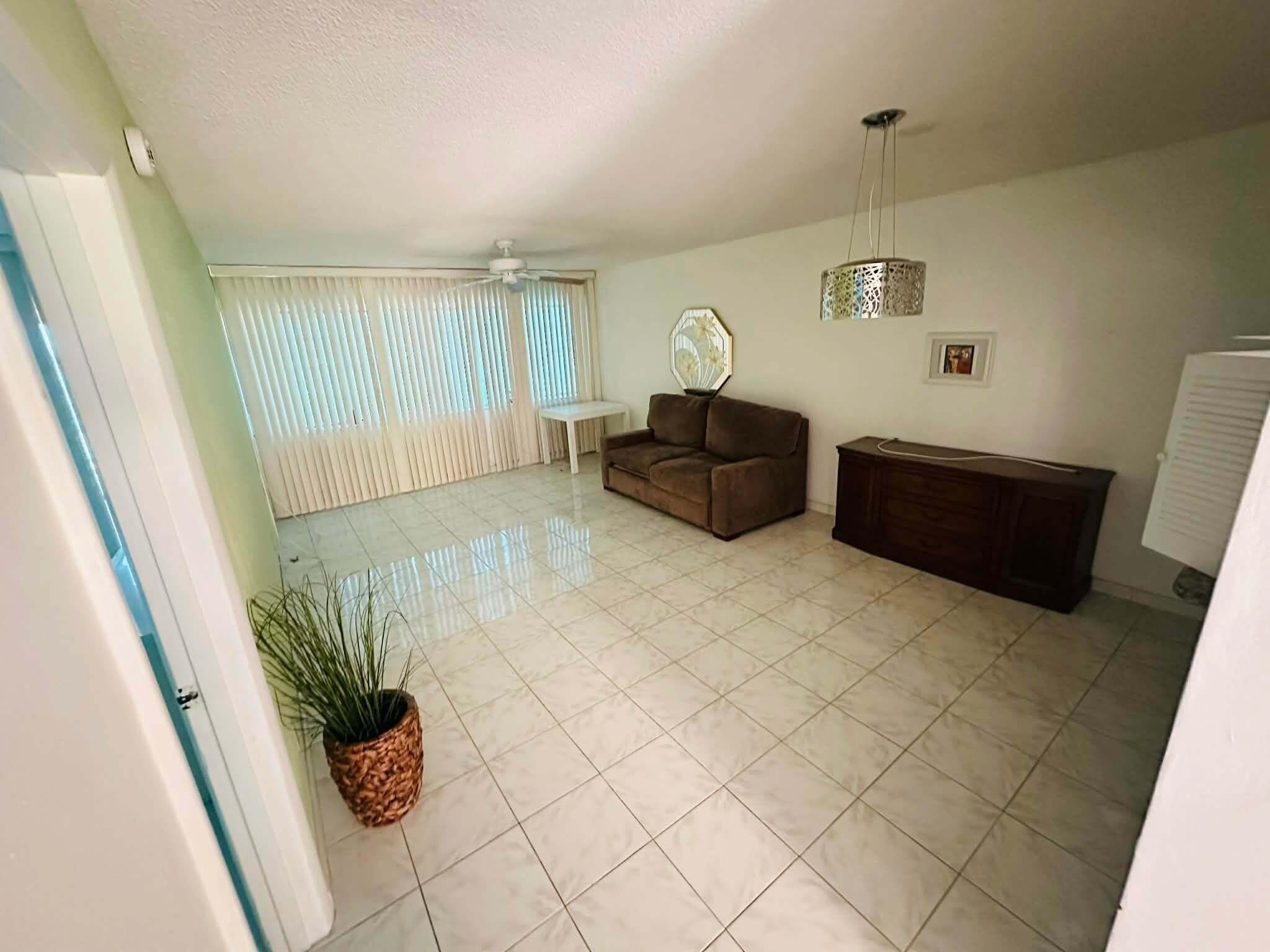 215 SE 3rd Avenue, Hallandale Beach, FL 33009 — photo 4 of 14