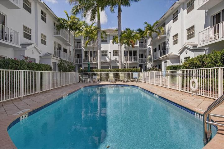 2725 NE 8th Avenue 109, Wilton Manors, FL 33334 — photo 32 of 32