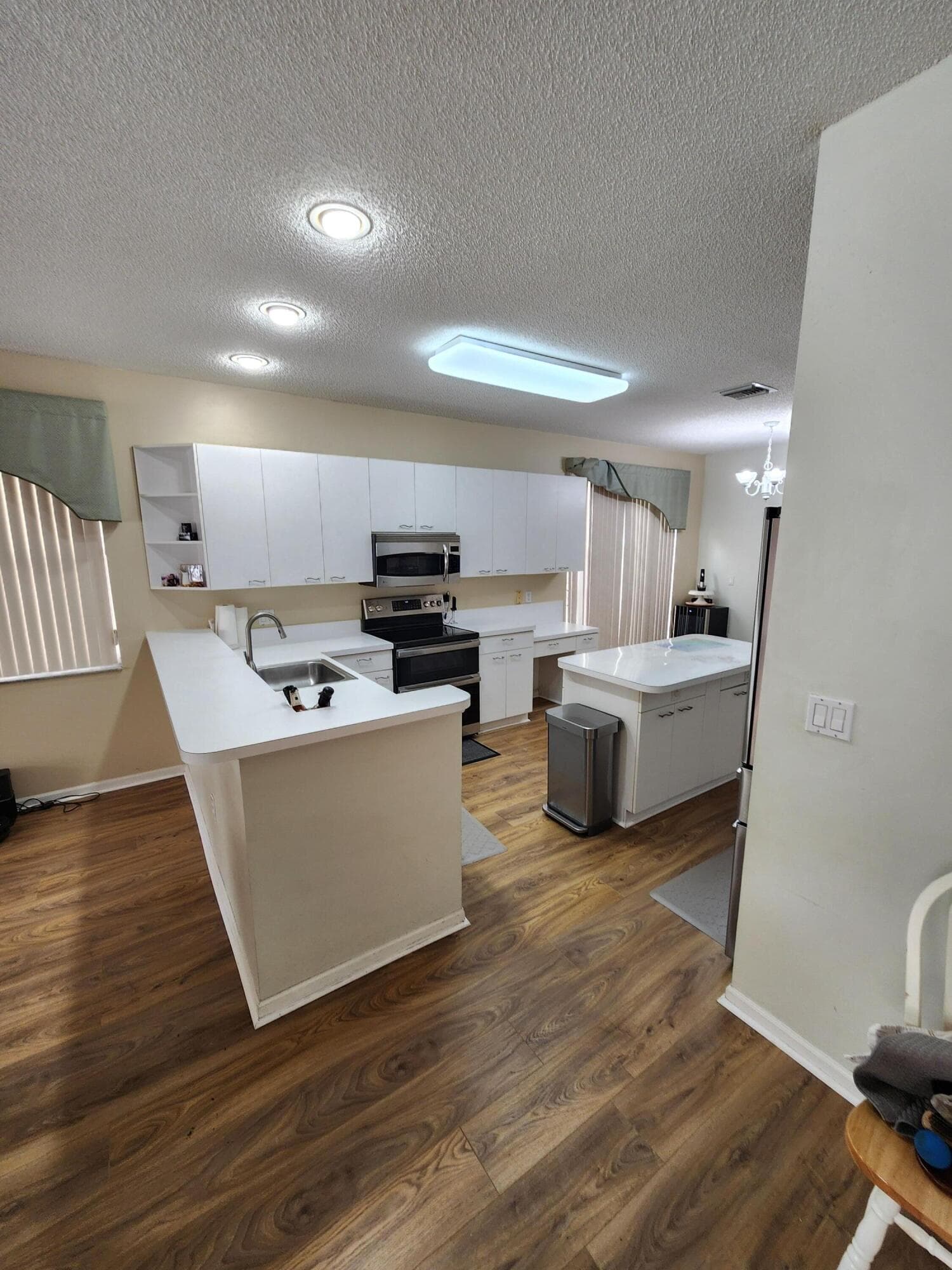 15729 NW Tenth Street NW, Pembroke Pines, FL 33028 — photo 3 of 25