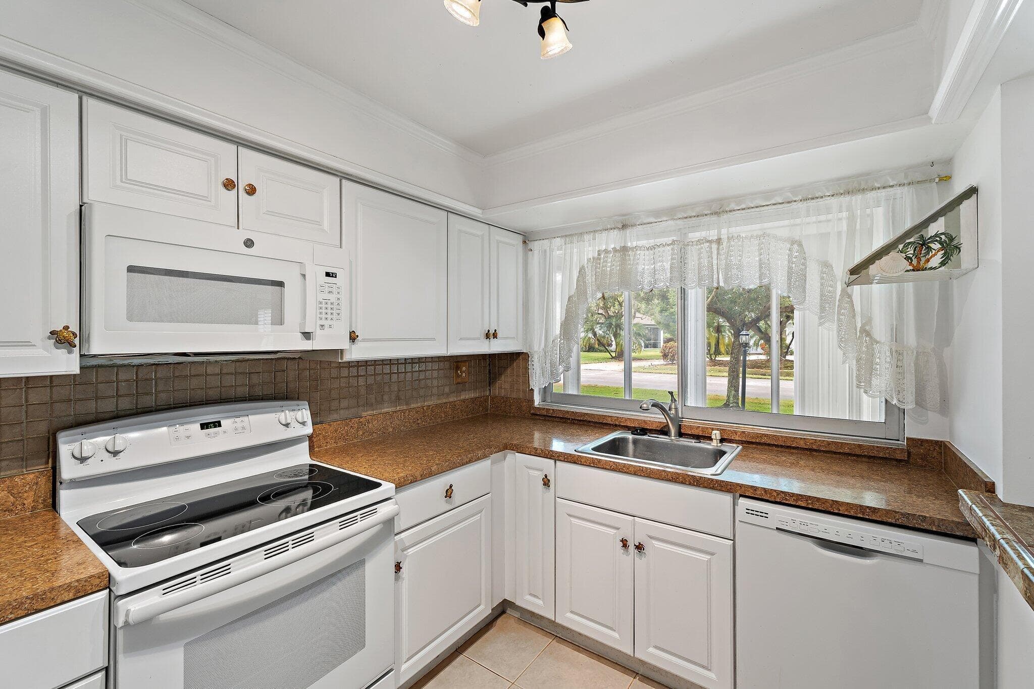 5570 Tamberlane Circle 131, Palm Beach Gardens, FL 33418 — photo 13 of 33