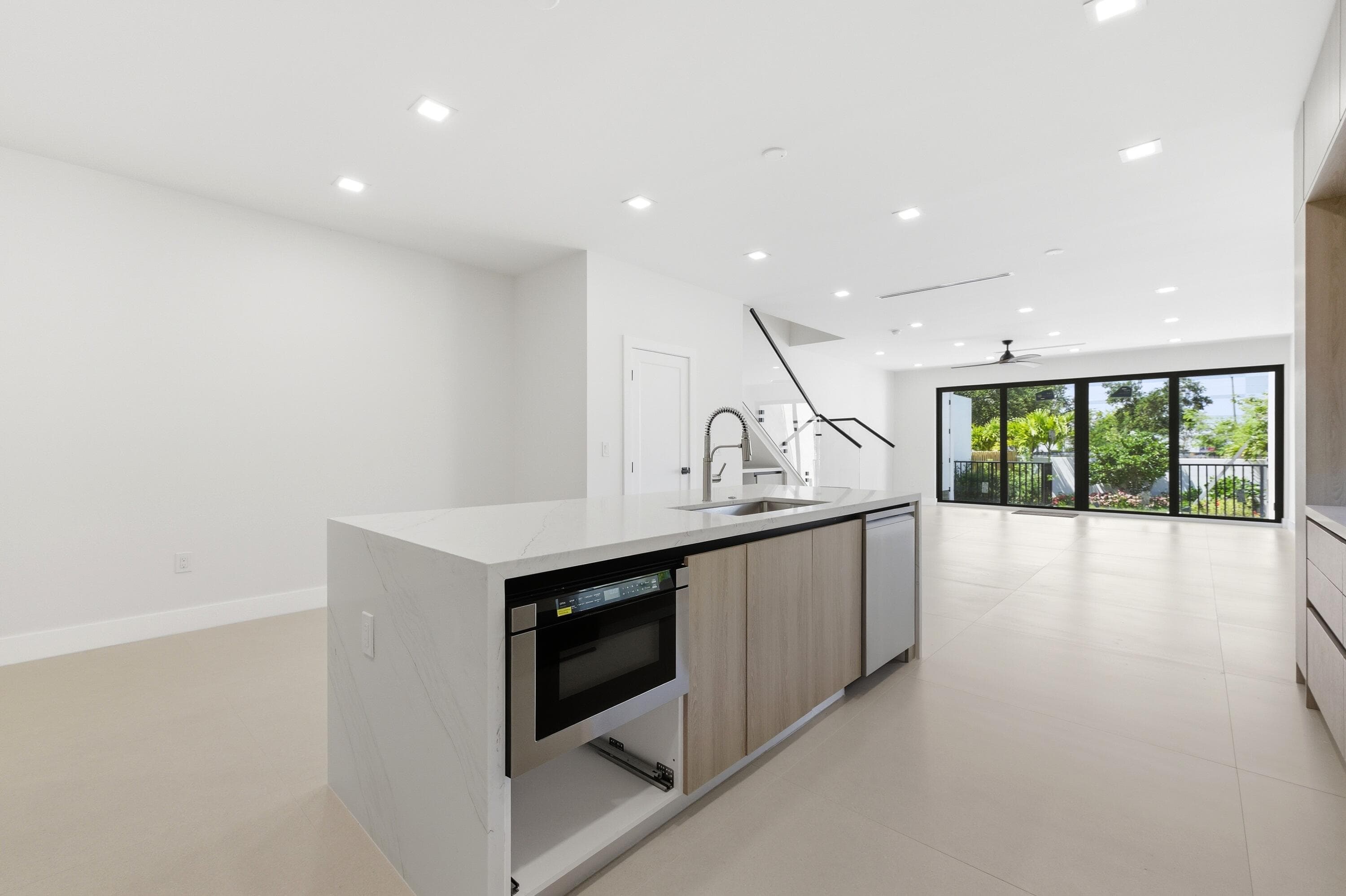 821 SW 1st Street, Fort Lauderdale, FL 33312 — photo 13 of 42