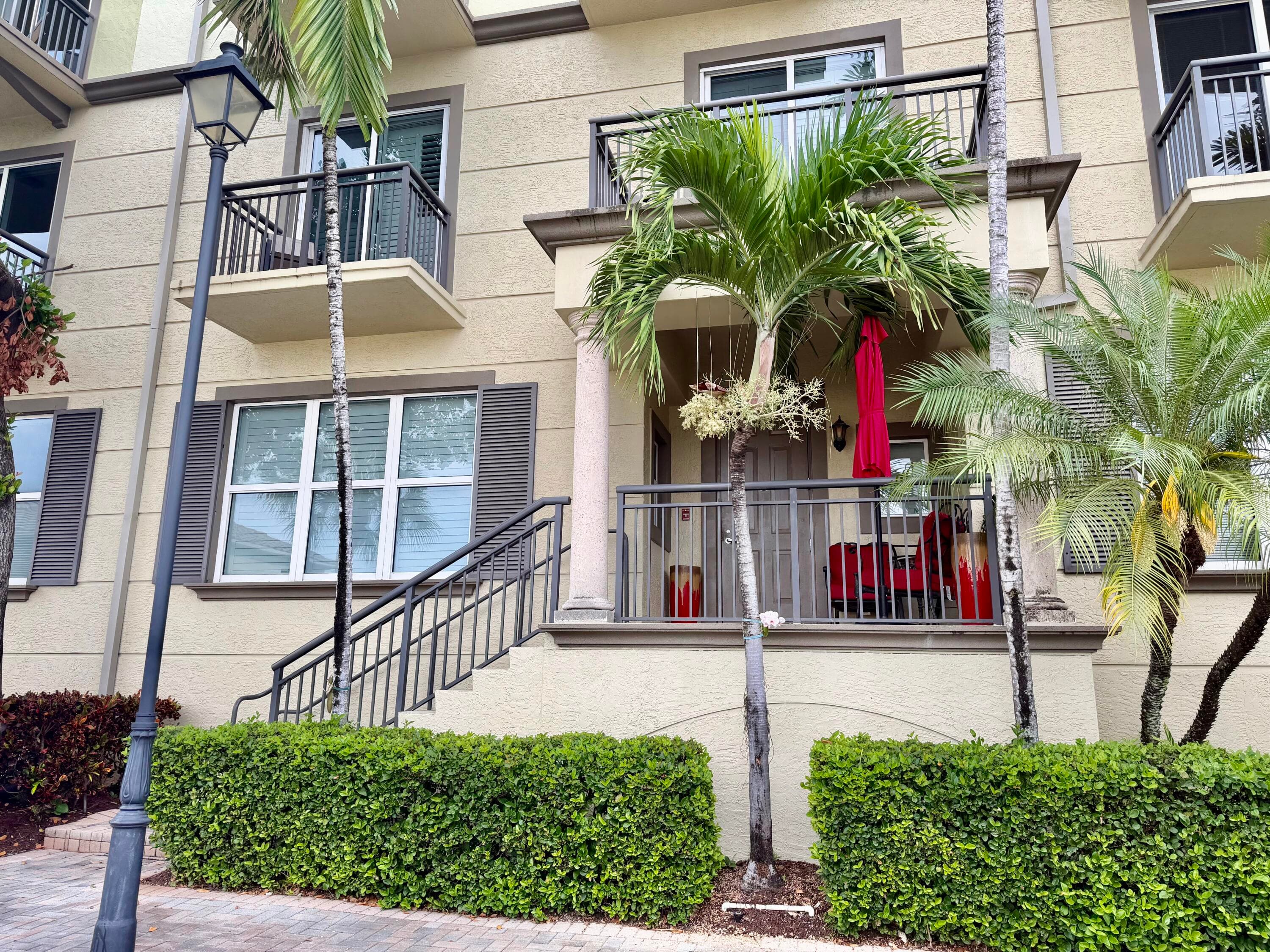 2625 NE 14th Avenue 114, Wilton Manors, FL 33334 — photo 1 of 61