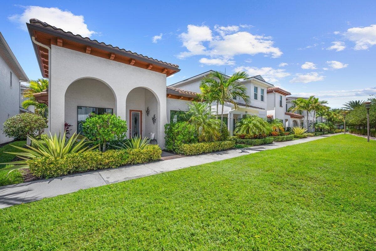 7041 Edison Place, Palm Beach Gardens, FL 33418 — photo 35 of 53