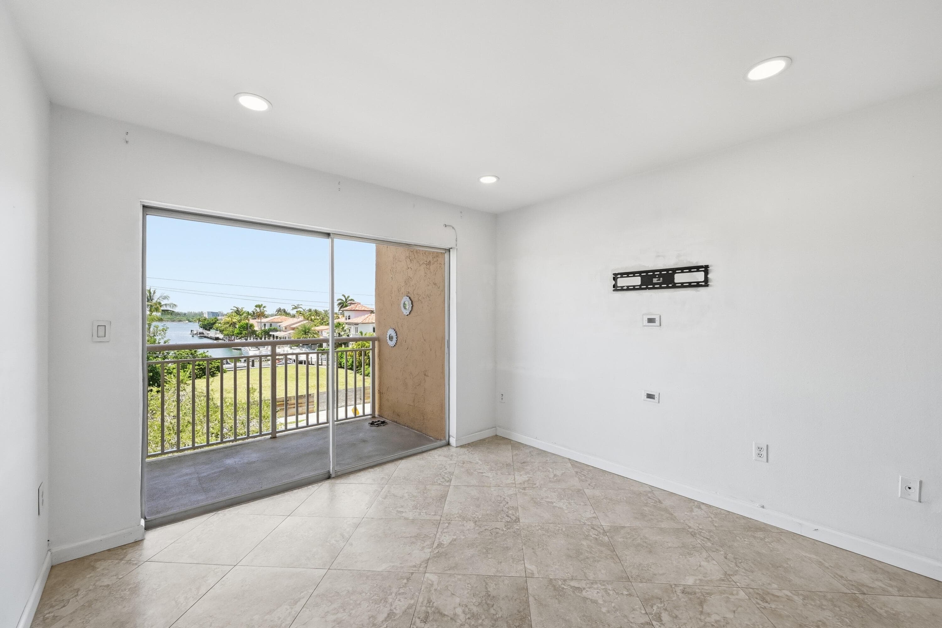 17051 NE 35th Avenue 307, North Miami Beach, FL 33160 — photo 9 of 22