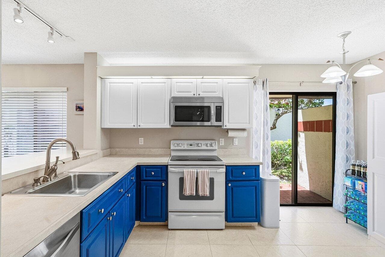 10576 Tropic Palm Avenue 102, Boynton Beach, FL 33437 — photo 7 of 29