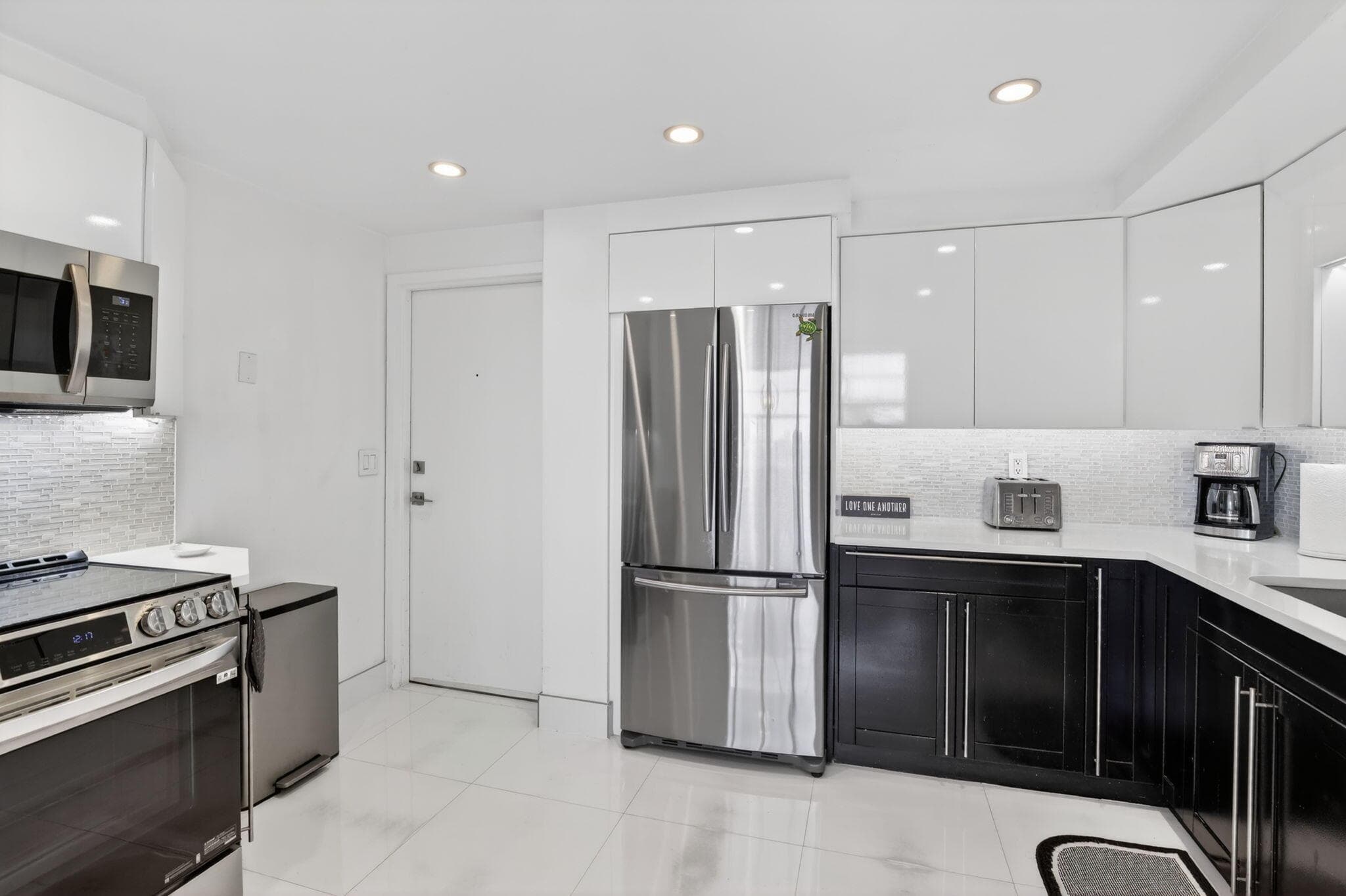 1170 N Federal Highway 501, Fort Lauderdale, FL 33304 — photo 22 of 82