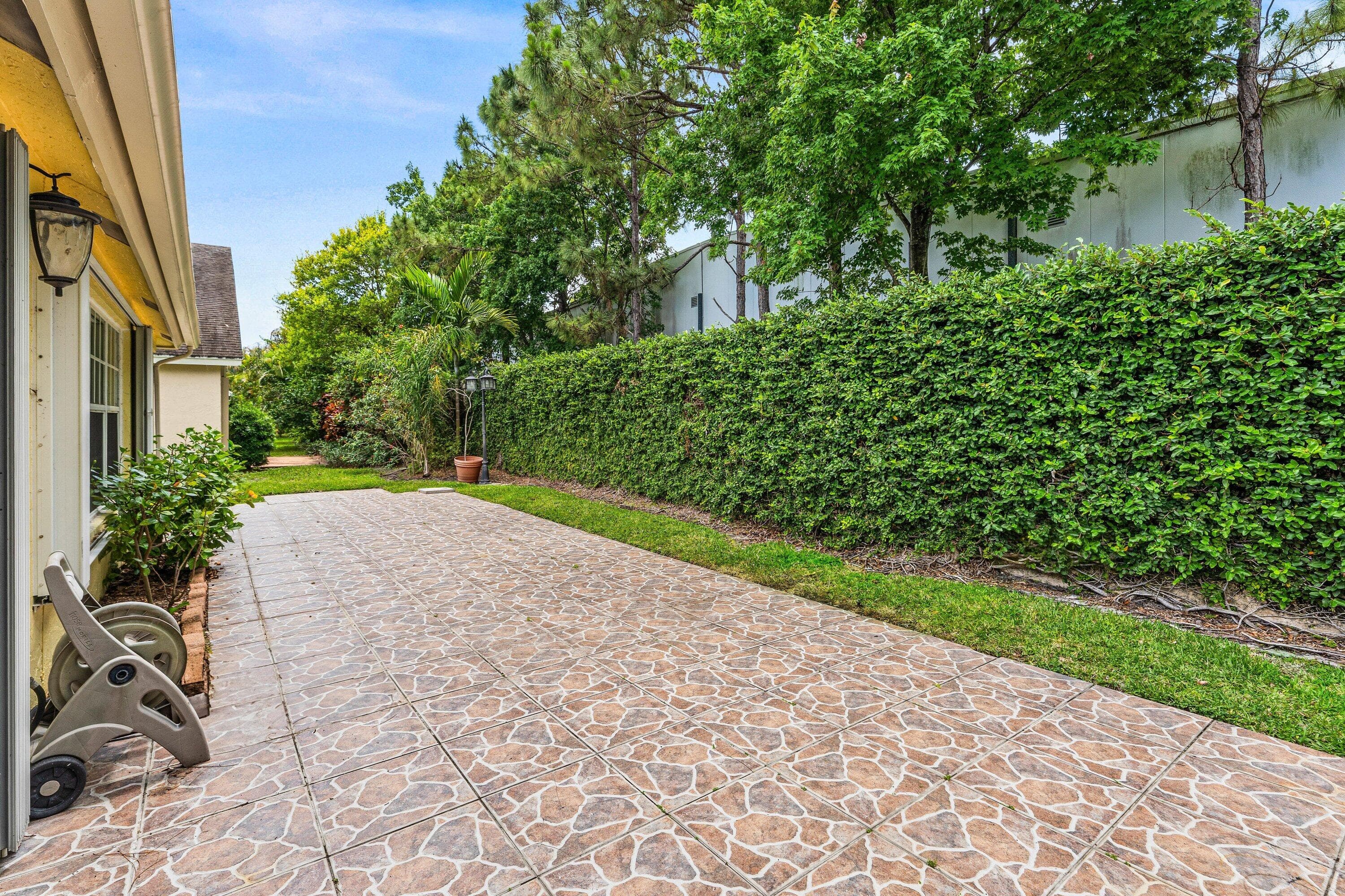 226 Moccasin Trail W, Jupiter, FL 33458 — photo 27 of 37