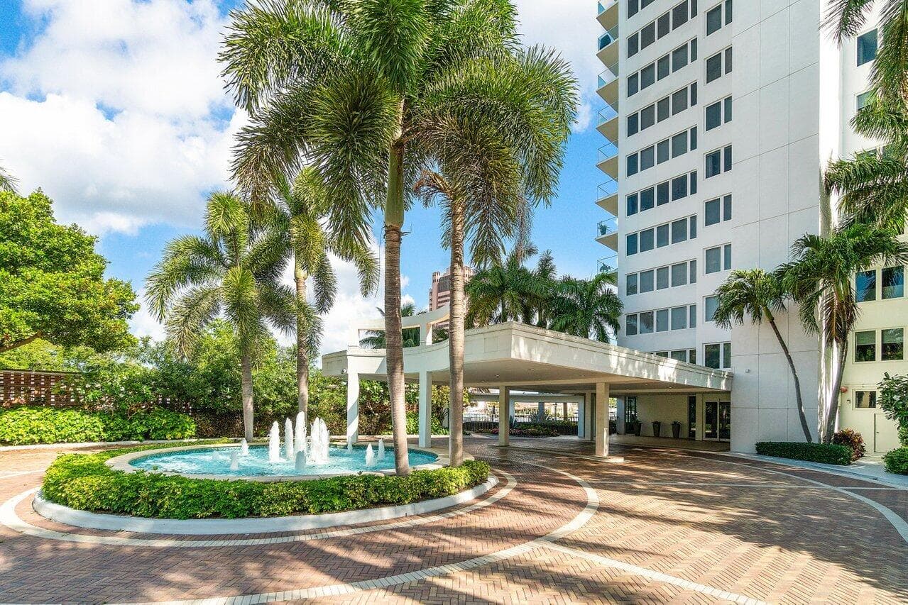701 E Camino Real Apt 9g, Boca Raton, FL 33432 — photo 26 of 55
