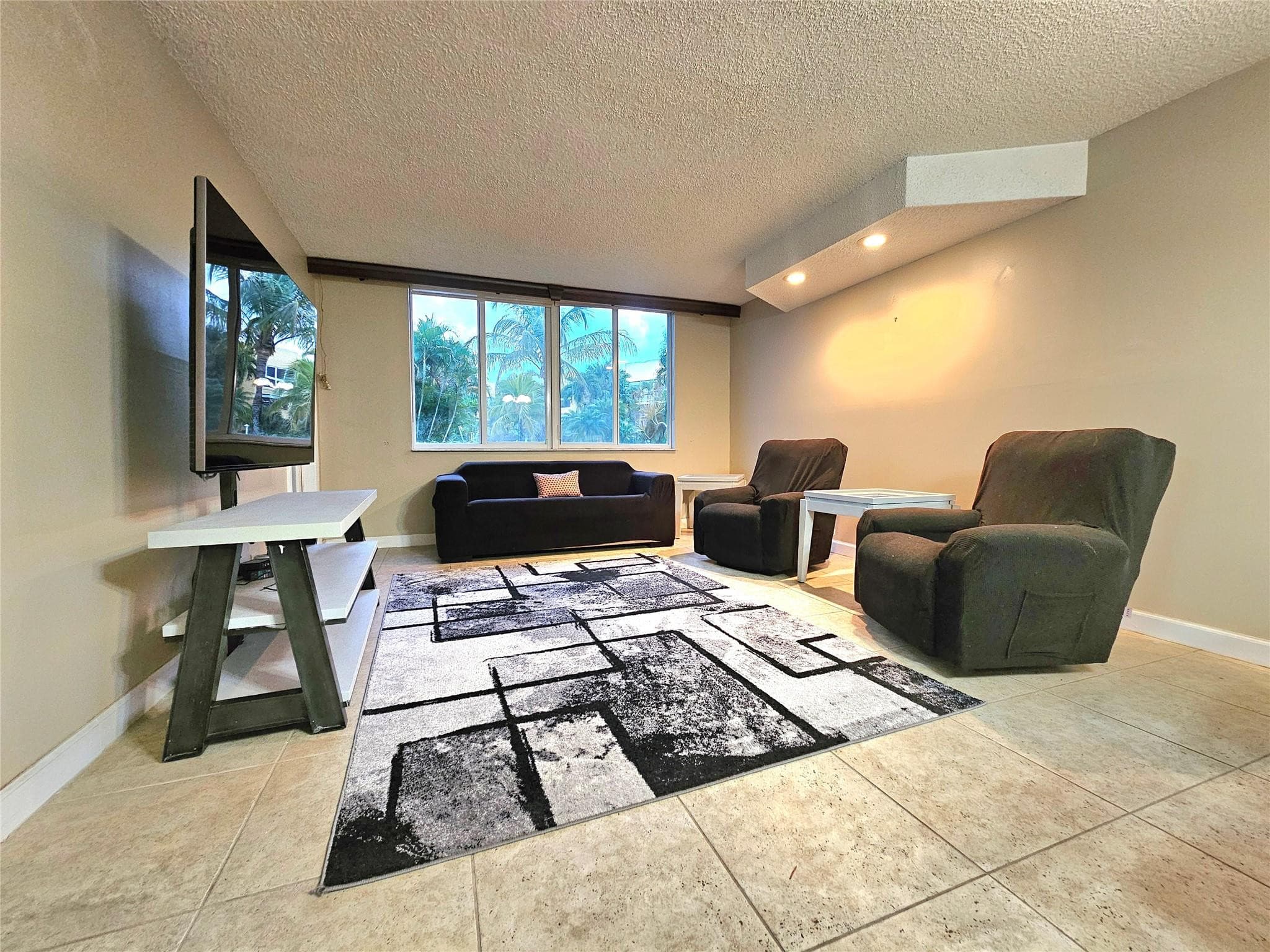 6700 Royal Palm Boulevard 112d, Margate, FL 33063 — photo 4 of 35