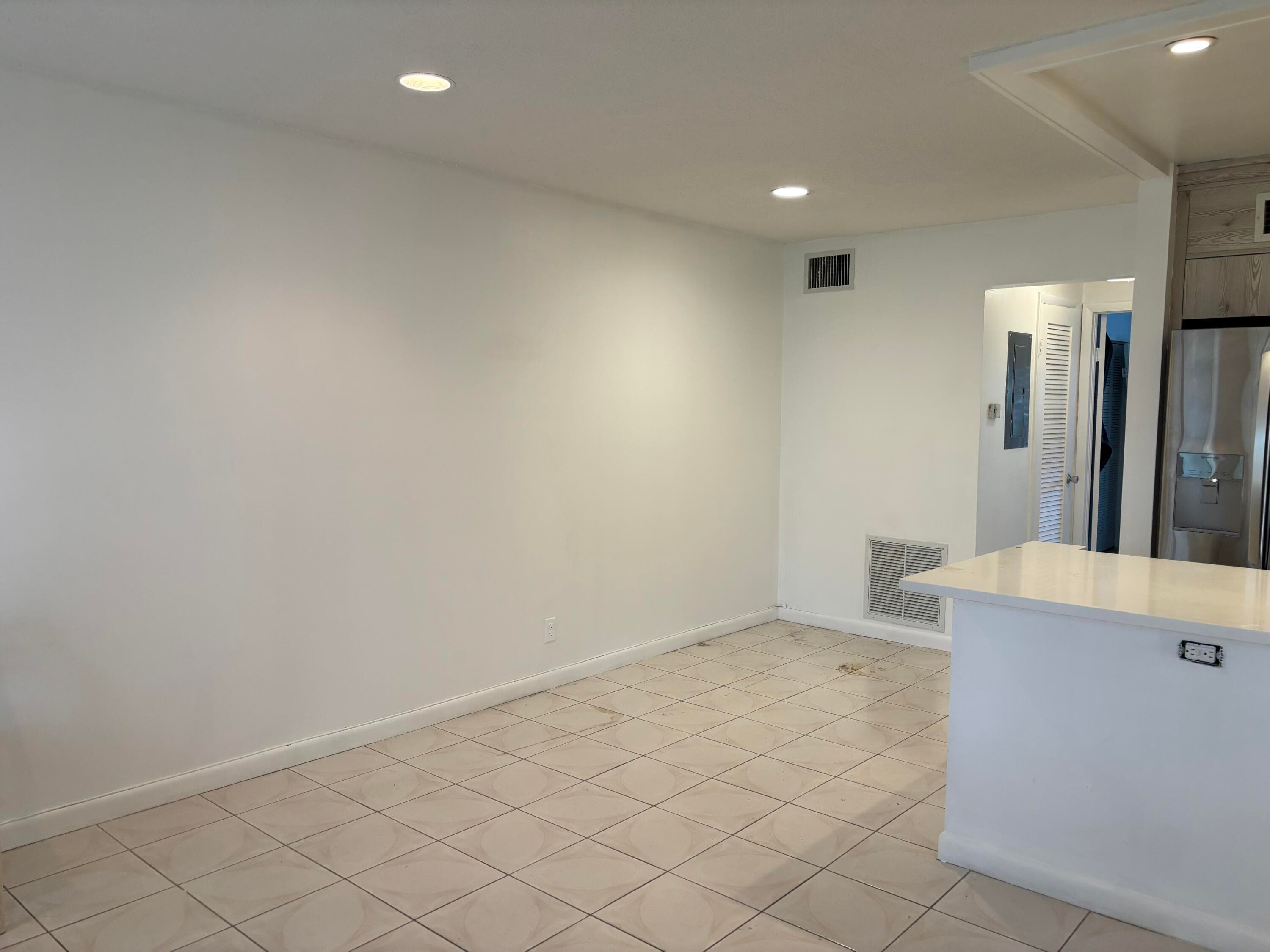 223 Coventry J 223, West Palm Beach, FL 33417 — photo 3 of 16