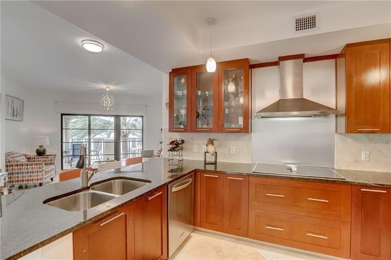 2409 N Ocean Boulevard 427, Fort Lauderdale, FL 33305 — photo 4 of 26