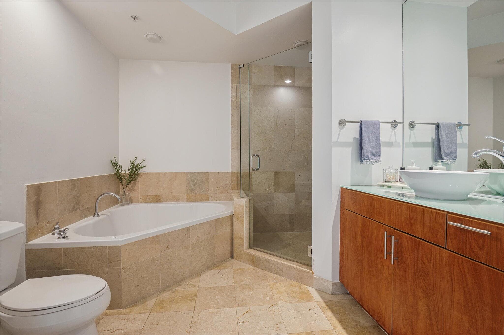 315 NE 3rd Avenue 2108, Fort Lauderdale, FL 33301 — photo 10 of 23