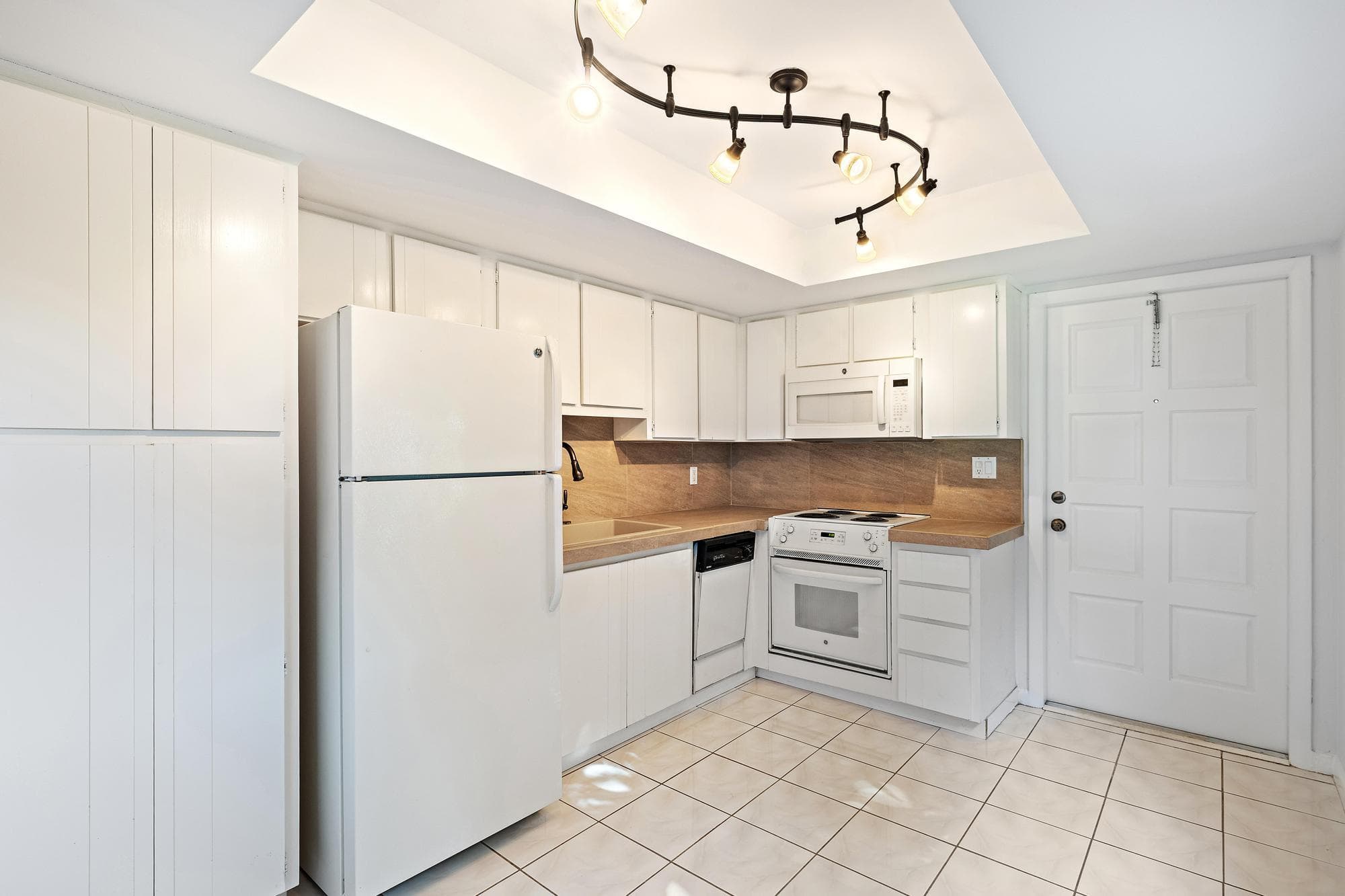 300 Inlet Way 3, Palm Beach Shores, FL 33404 — photo 7 of 16