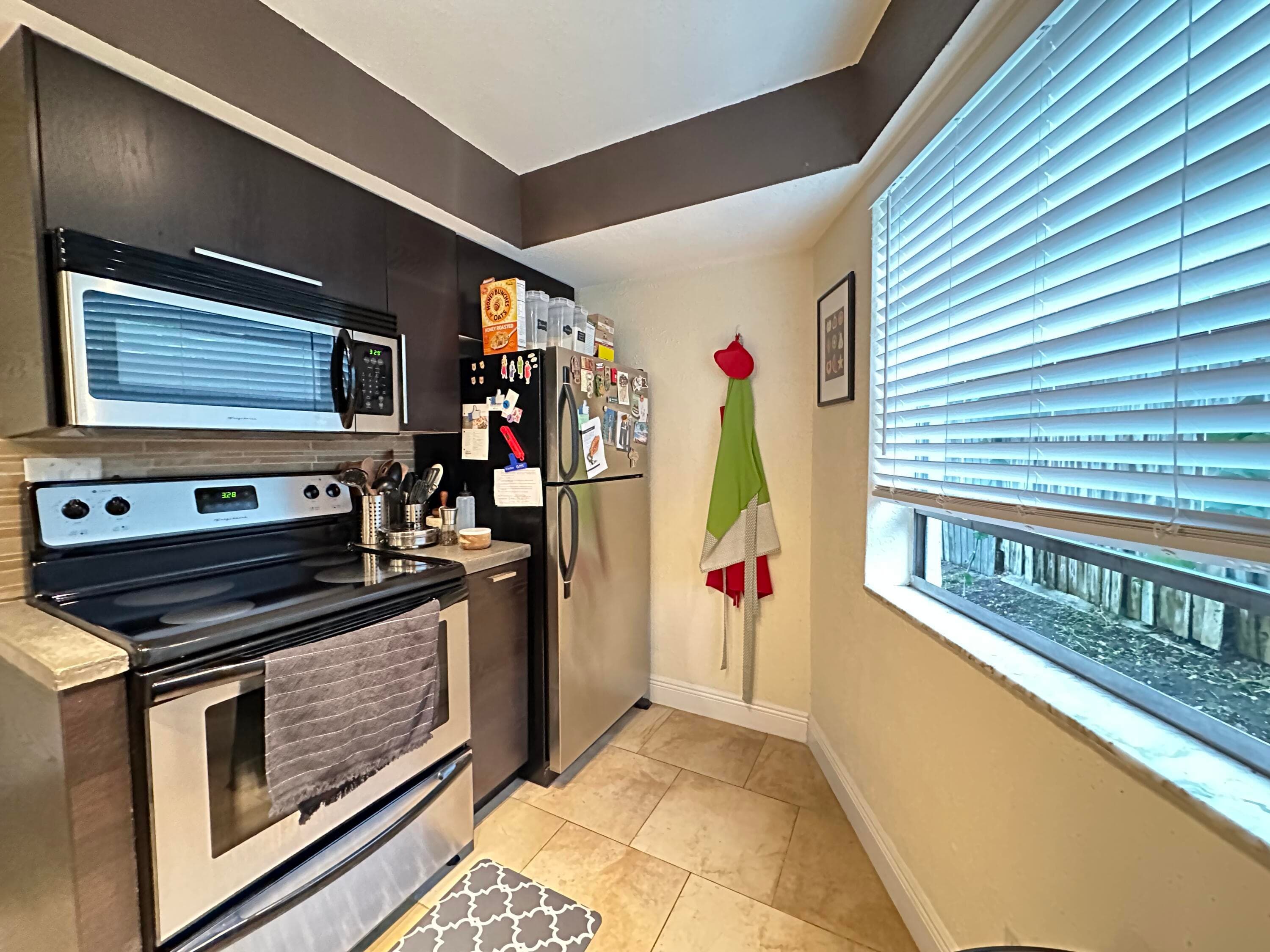5811 NE 14th Road 1, Fort Lauderdale, FL 33334 — photo 3 of 16