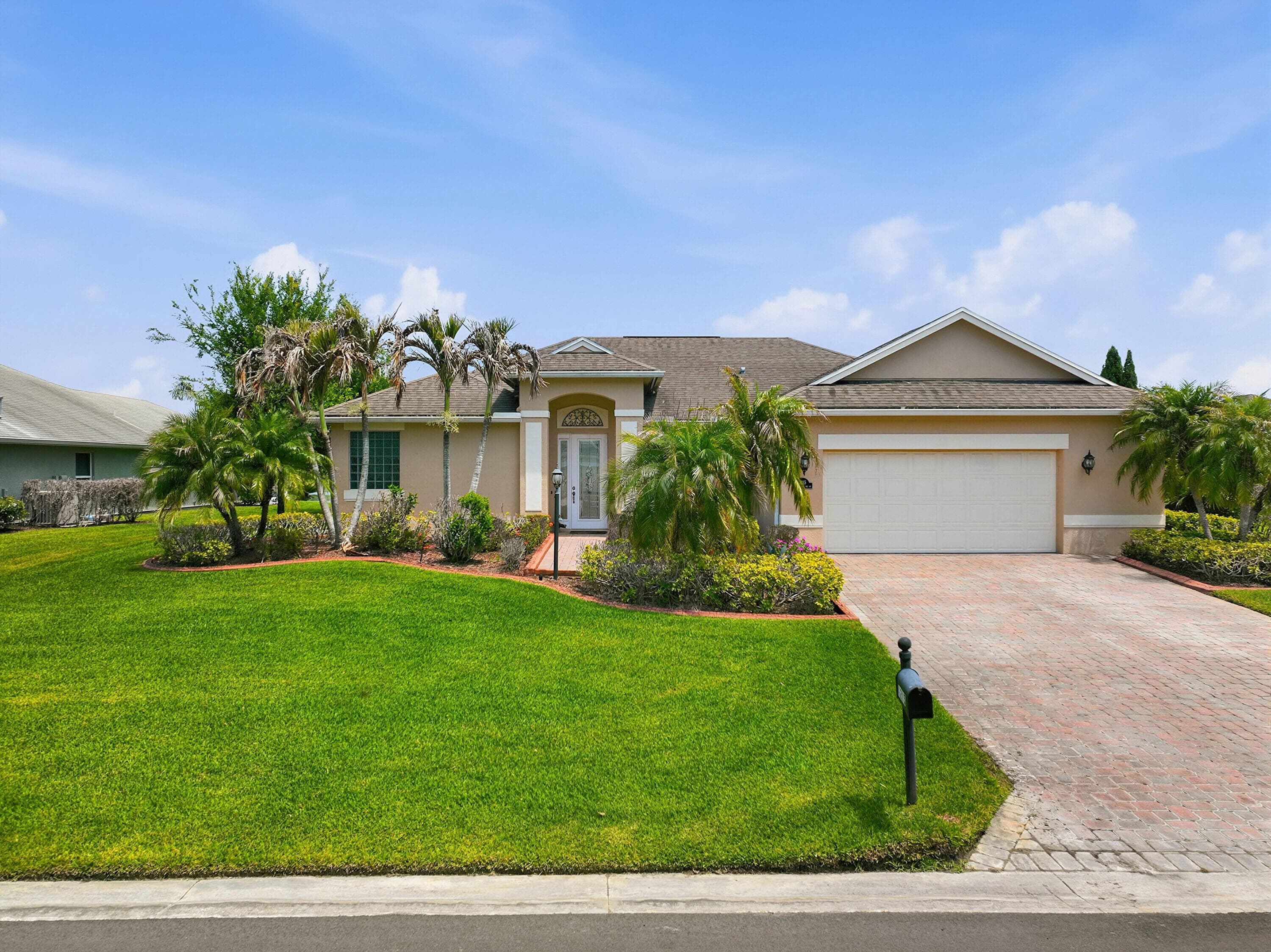 1215 Southlakes Way SW, Vero Beach, FL 32968 — photo 2 of 50