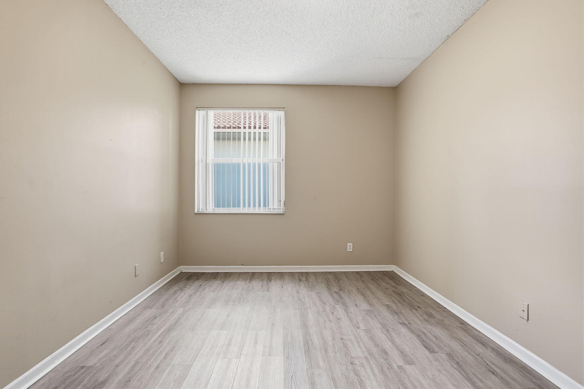1495 SW 105th Avenue, Pembroke Pines, FL 33025 — photo 22 of 38